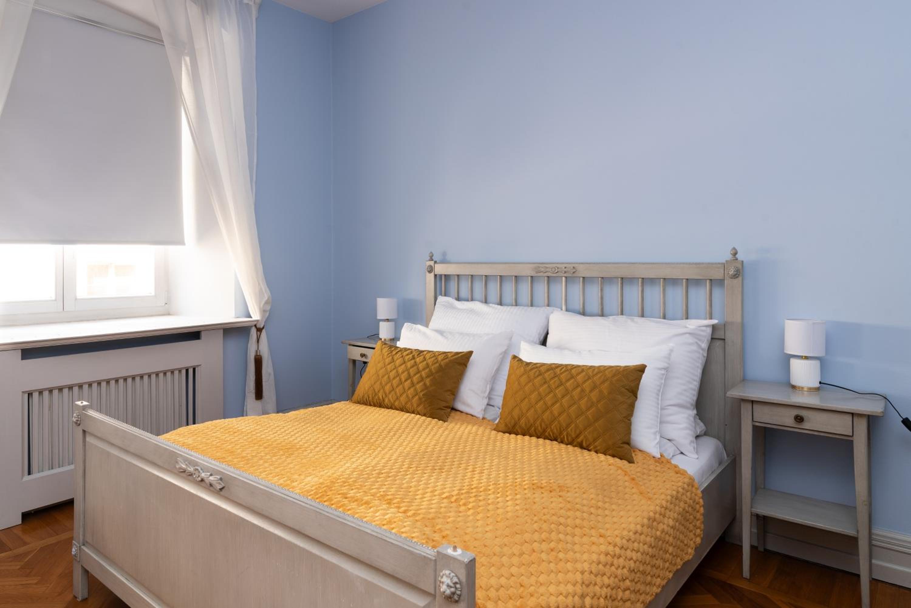 Central Apartment next to the Old Town Square by Kings City