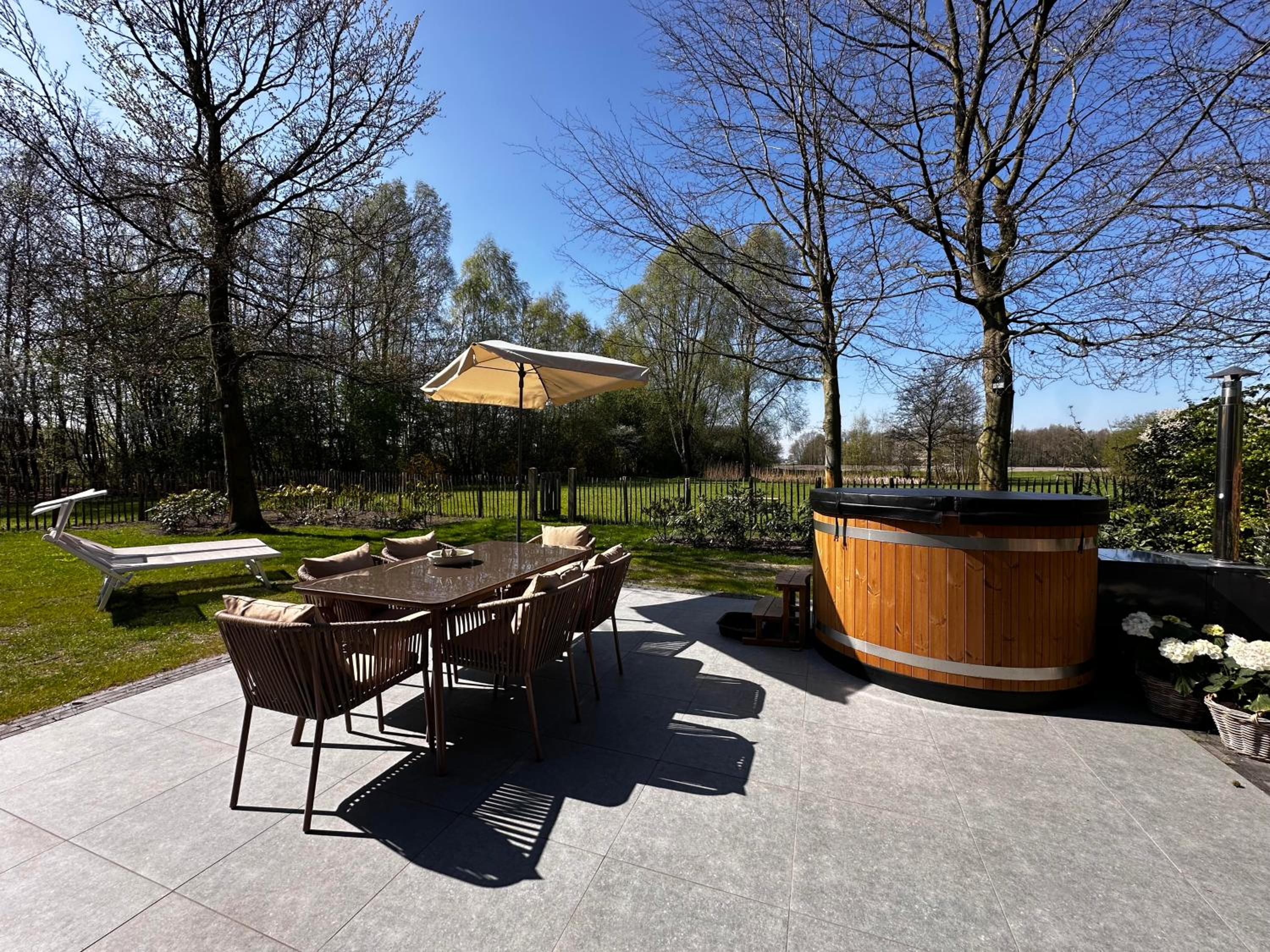 Landhuisje ter Heide - charming cottage with hottub