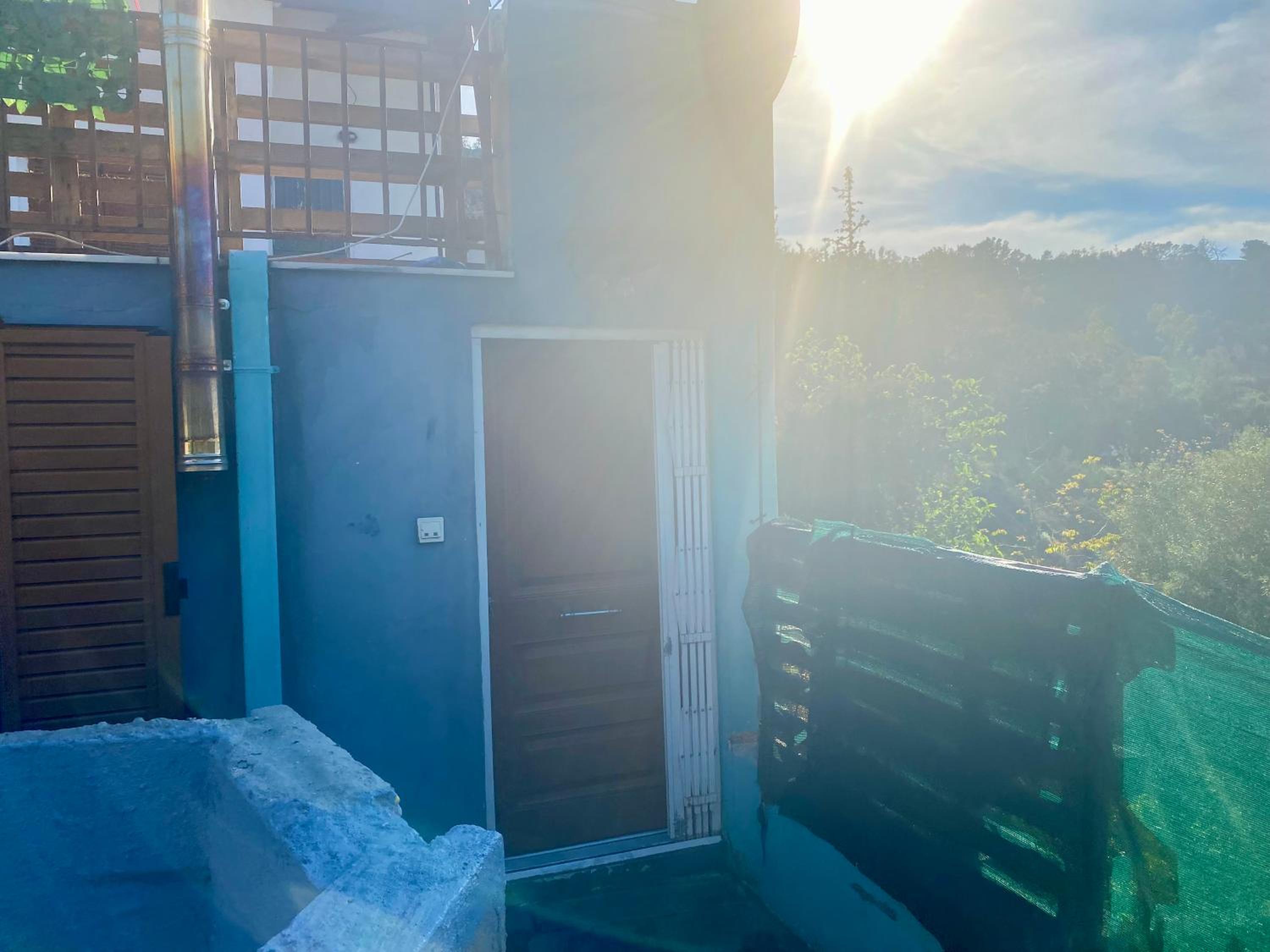 20 mins from city centre, rural house