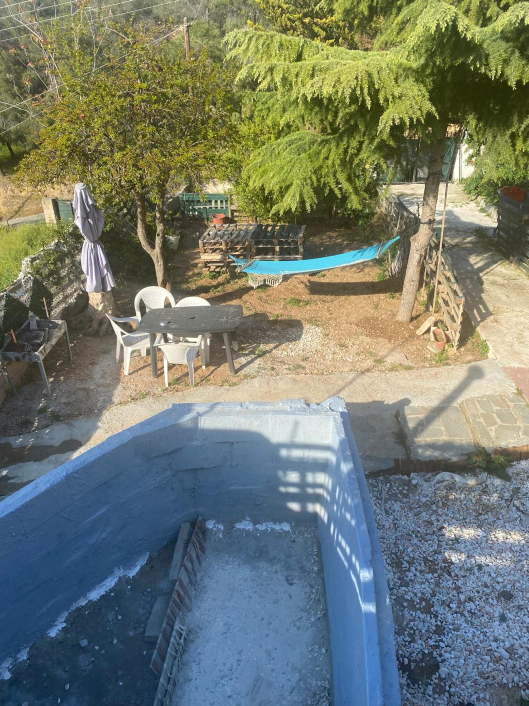 20 mins from city centre, rural house
