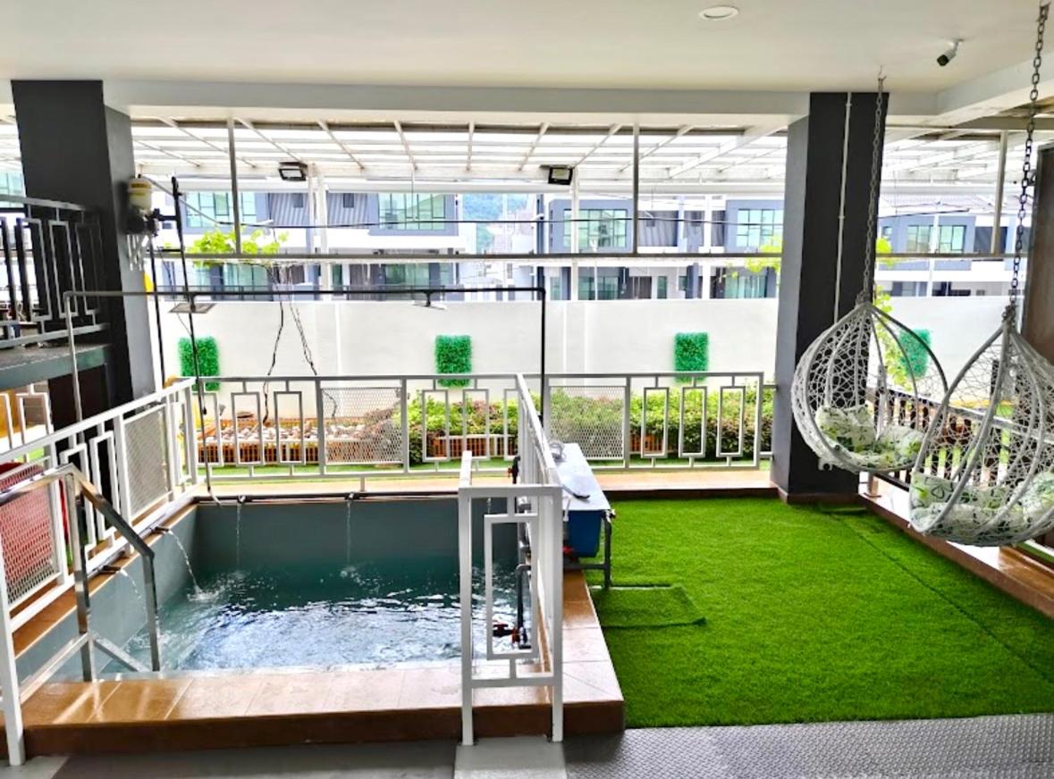 Ipoh Lahat Mines Private Pool Lake Villa by IWH Suites