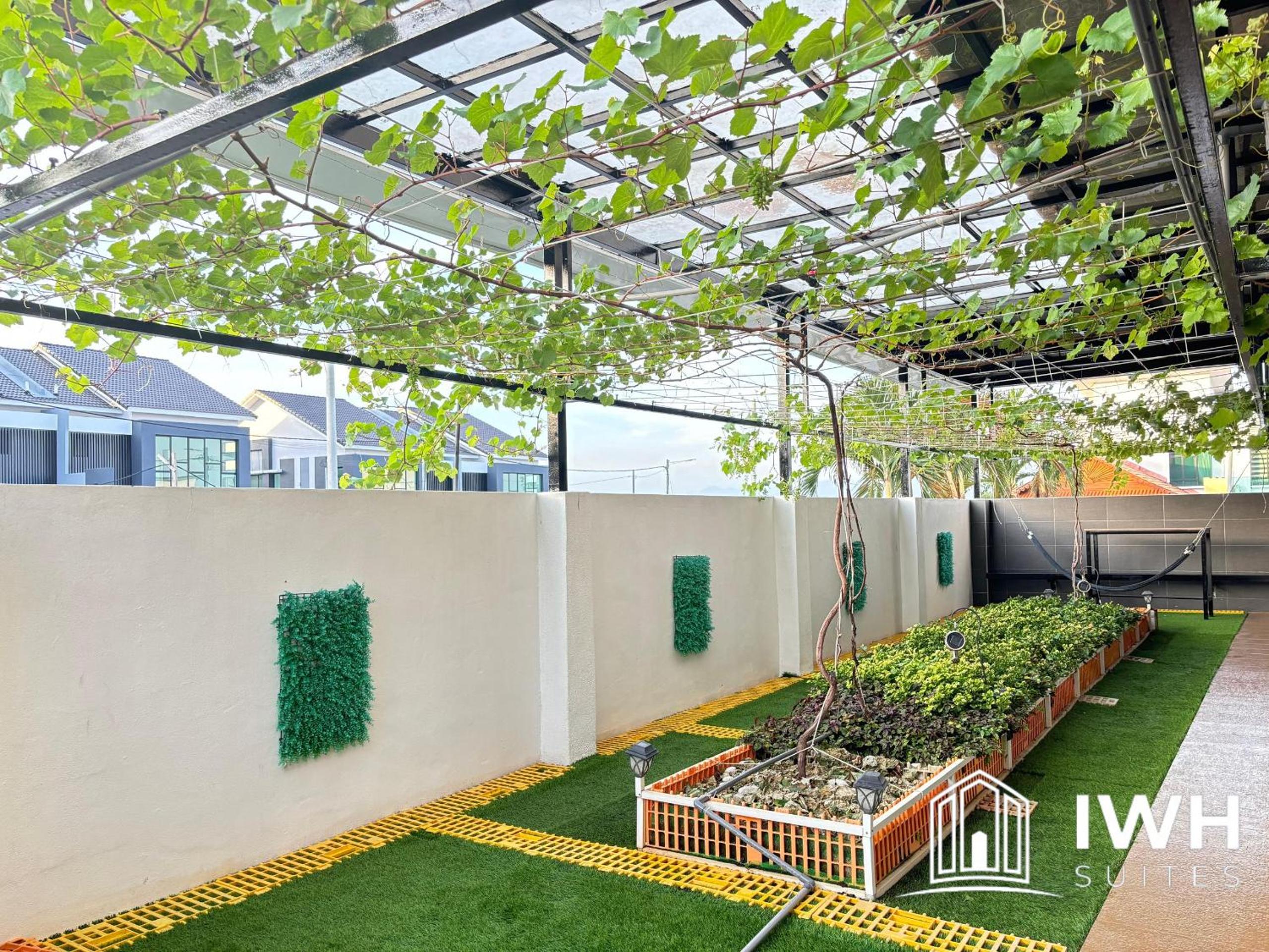 Ipoh Lahat Mines Private Pool Lake Villa by IWH Suites