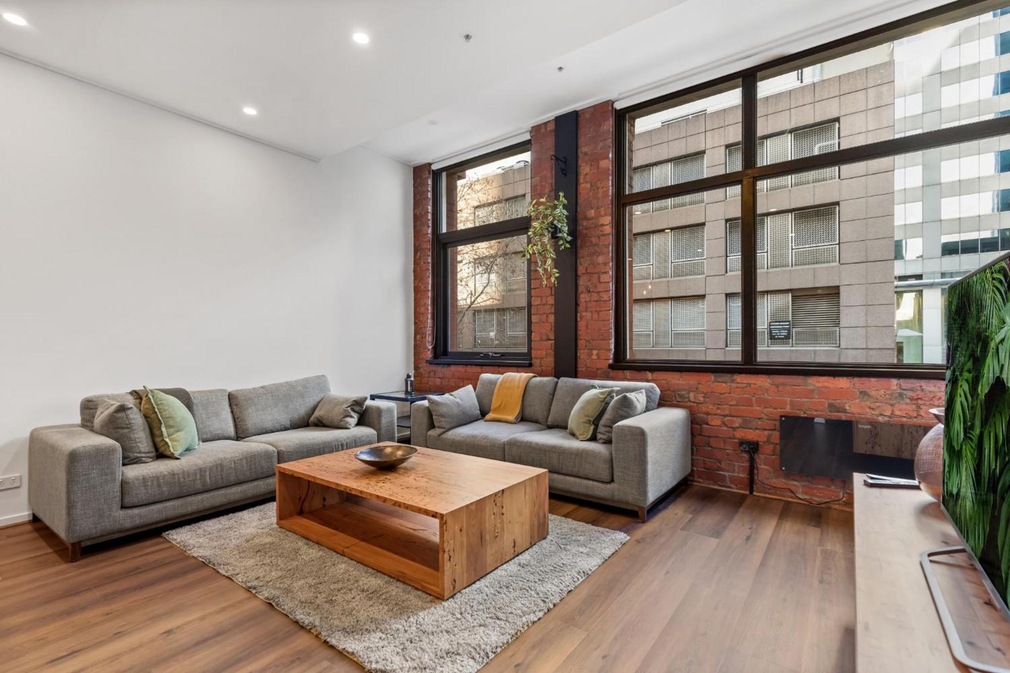 1-Bed Warehouse Conversion in Melbourne CBD