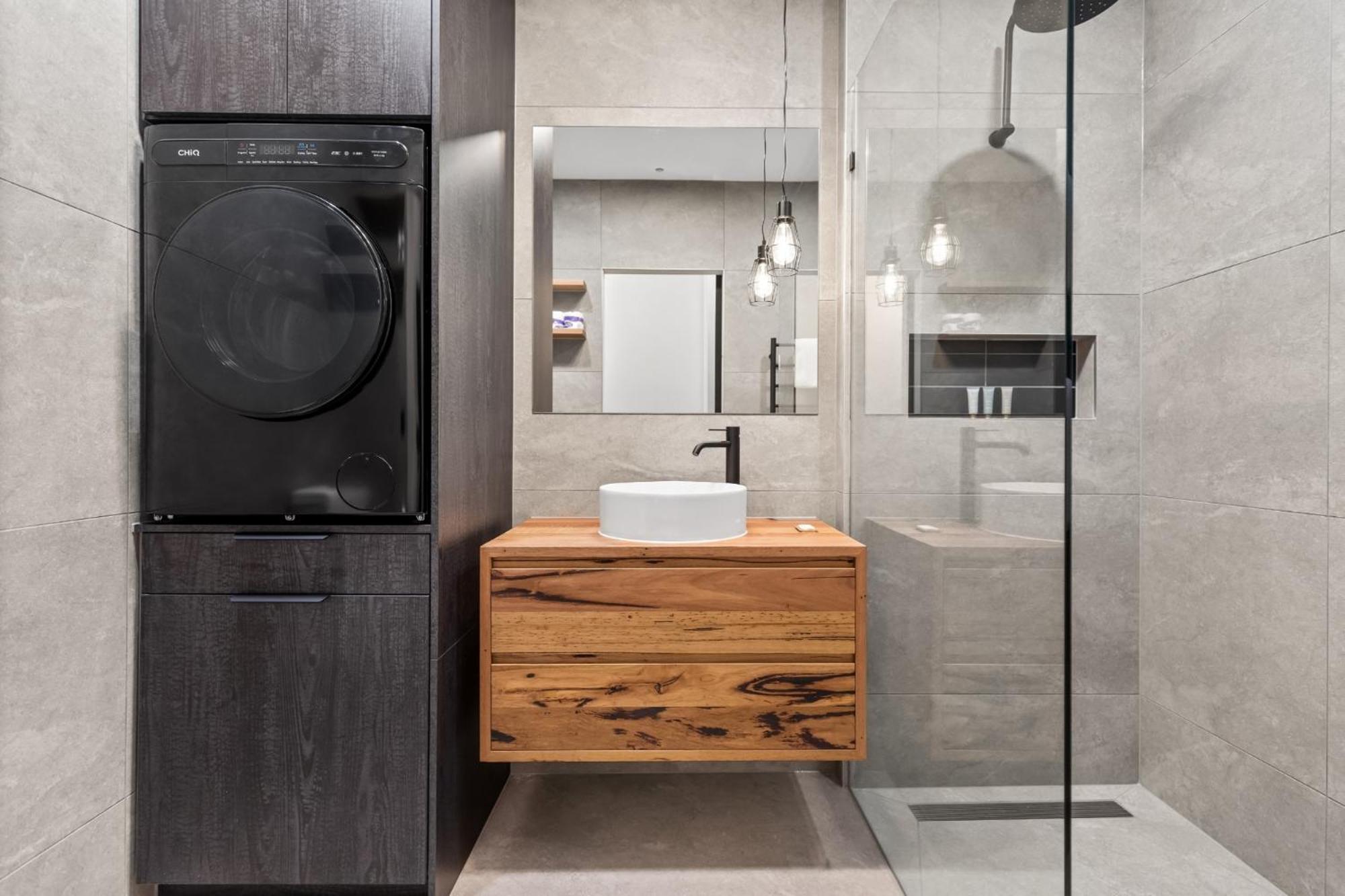 1-Bed Warehouse Conversion in Melbourne CBD
