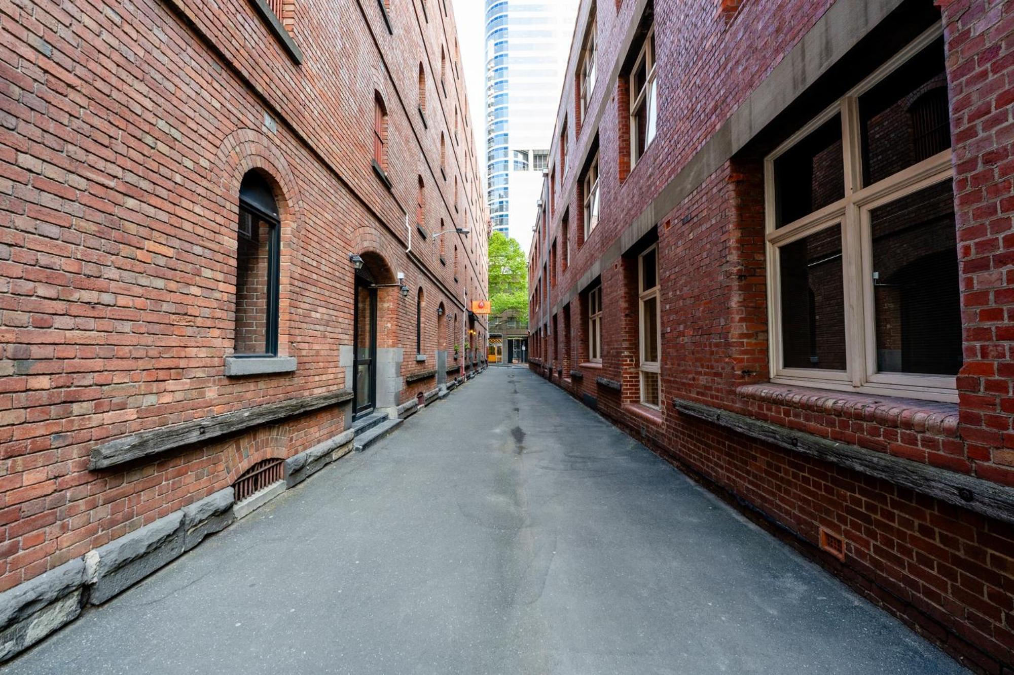 1-Bed Warehouse Conversion in Melbourne CBD