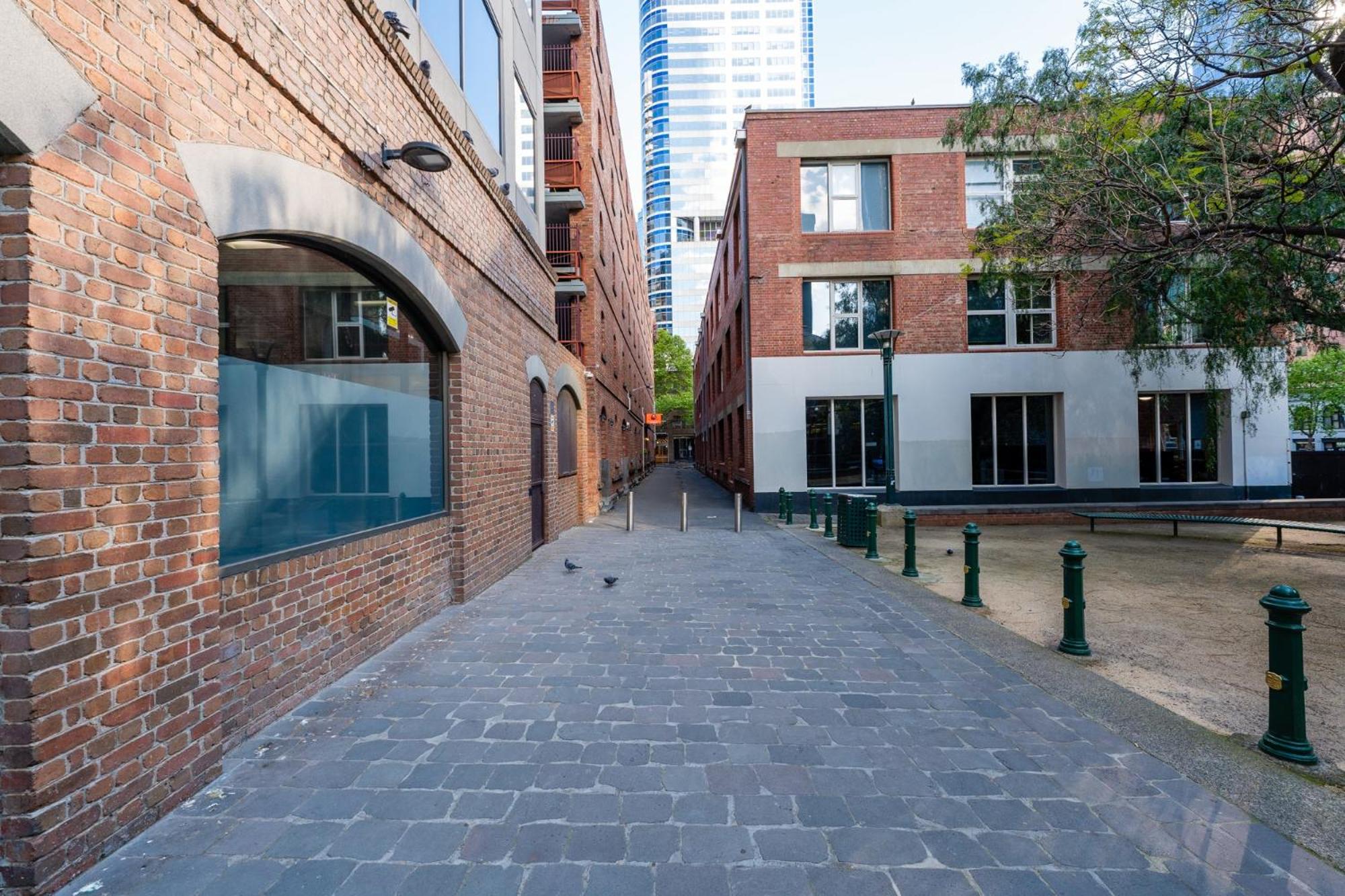 1-Bed Warehouse Conversion in Melbourne CBD