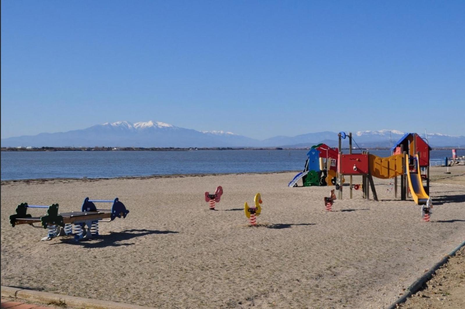 Au bord de l'eau mer, lac, et Canigou, climatisé, Classé 3 étoiles !