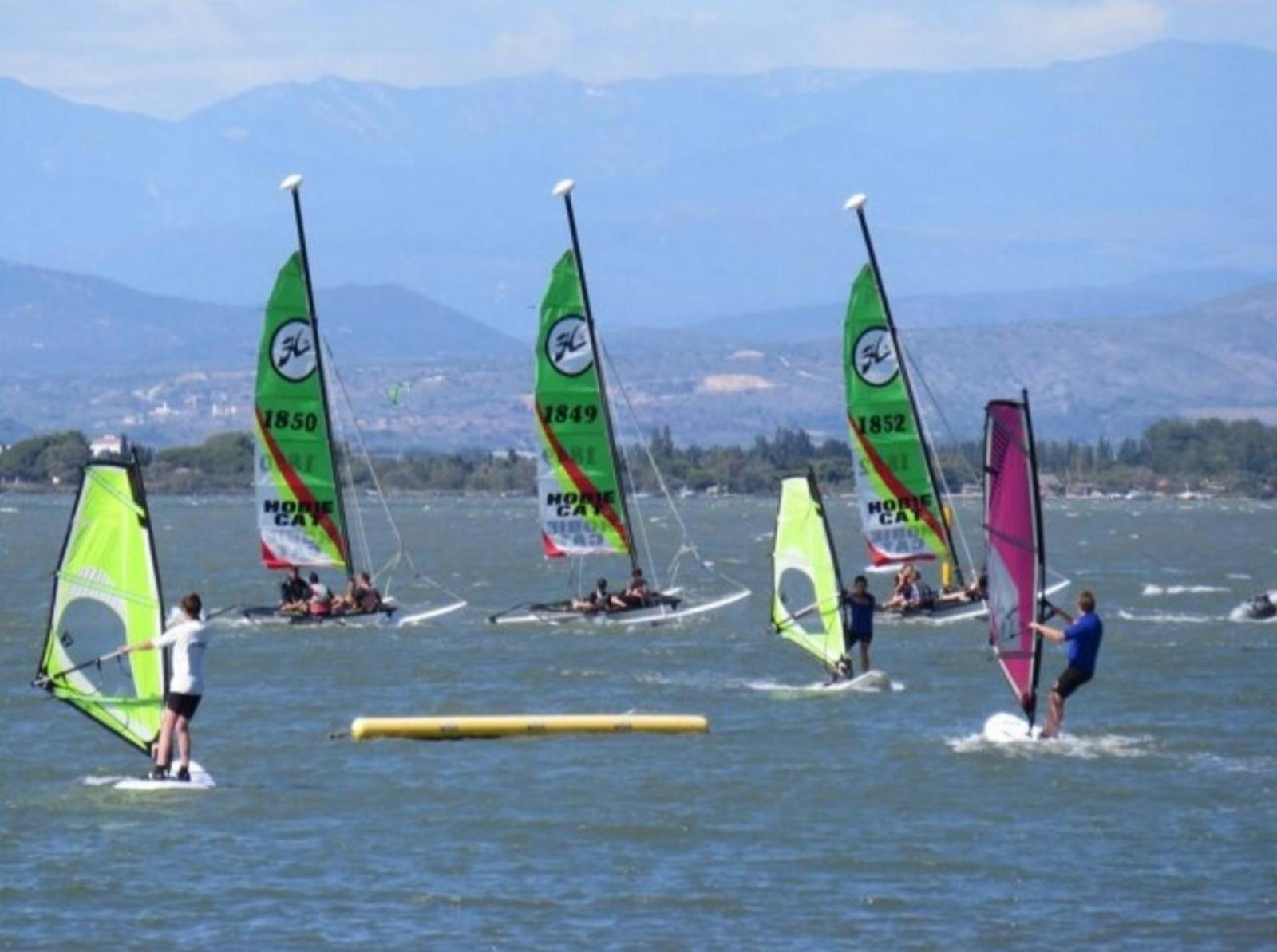 Au bord de l'eau mer, lac, et Canigou, climatisé, Classé 3 étoiles !
