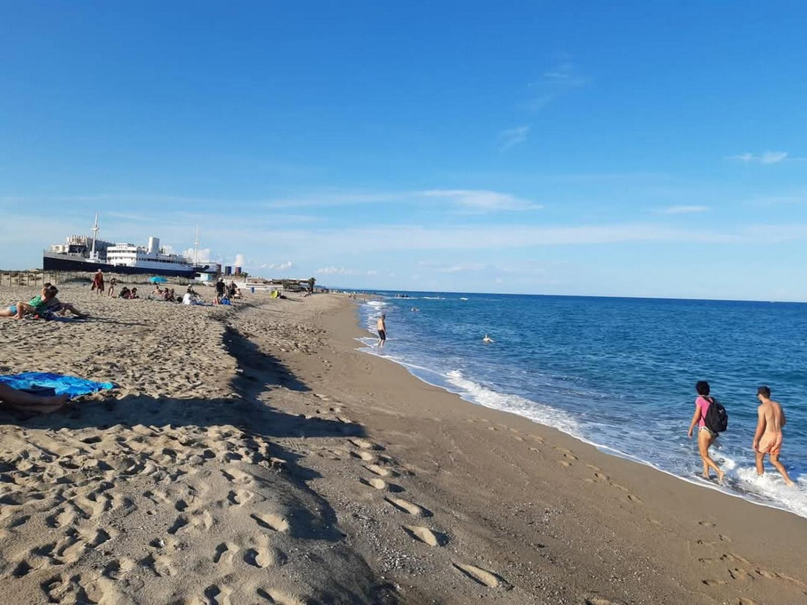 Au bord de l'eau mer, lac, et Canigou, climatisé, Classé 3 étoiles !