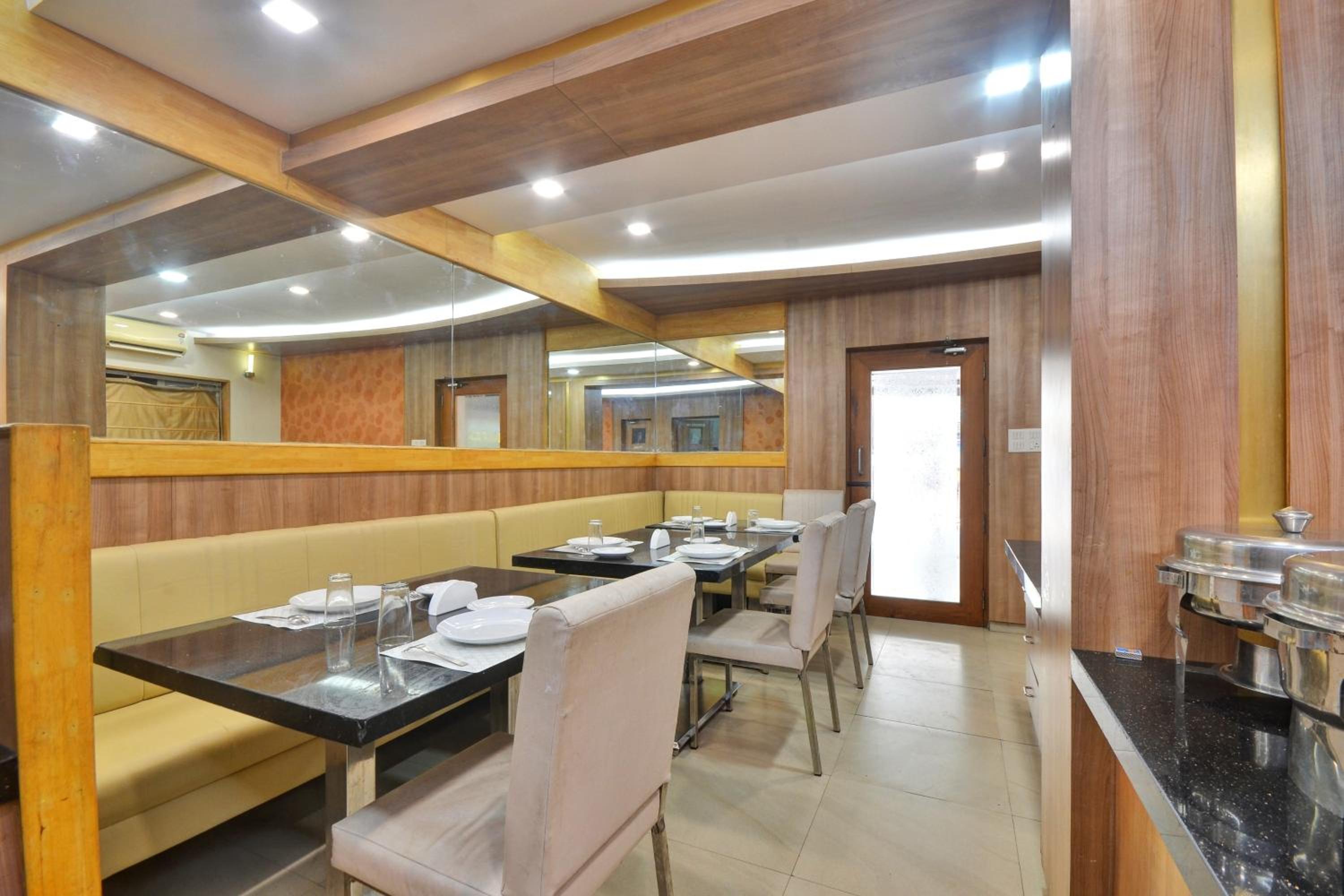 FabHotel Grand Gunas, photo 36