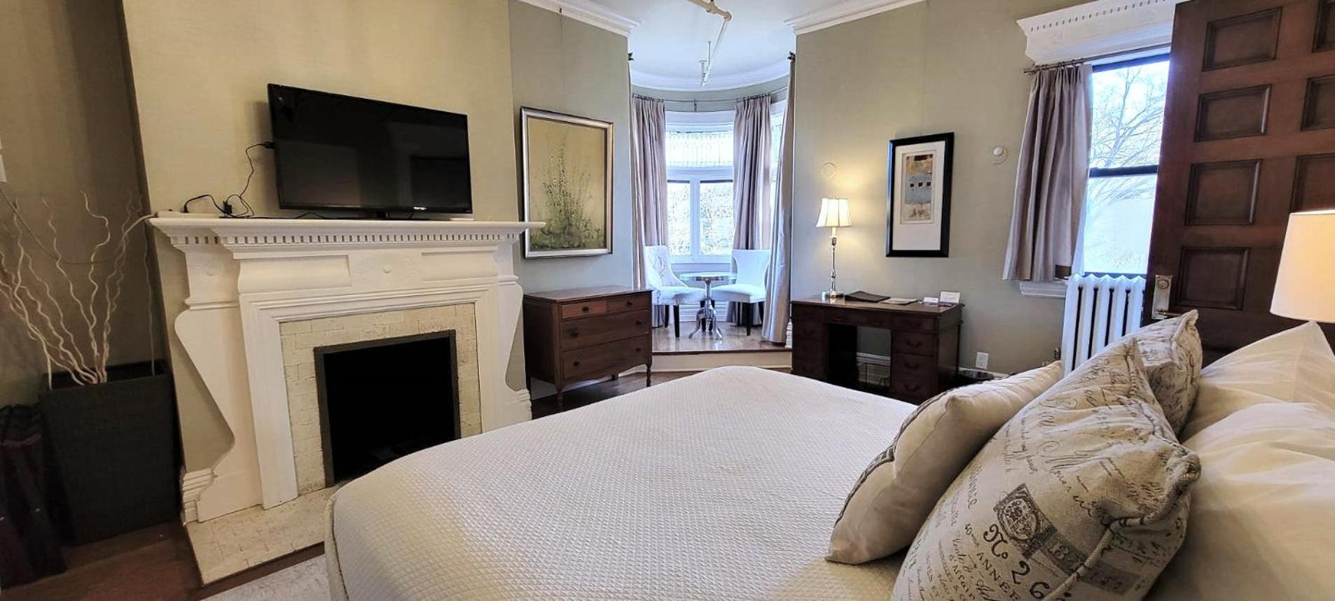 The New Victorian Mansion Bed & Breakfast
