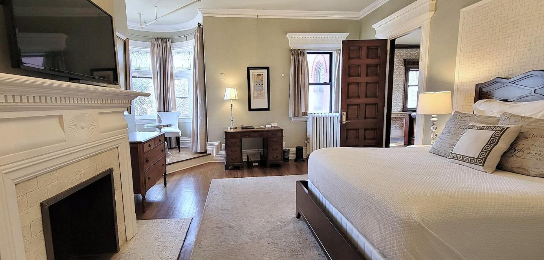 The New Victorian Mansion Bed & Breakfast