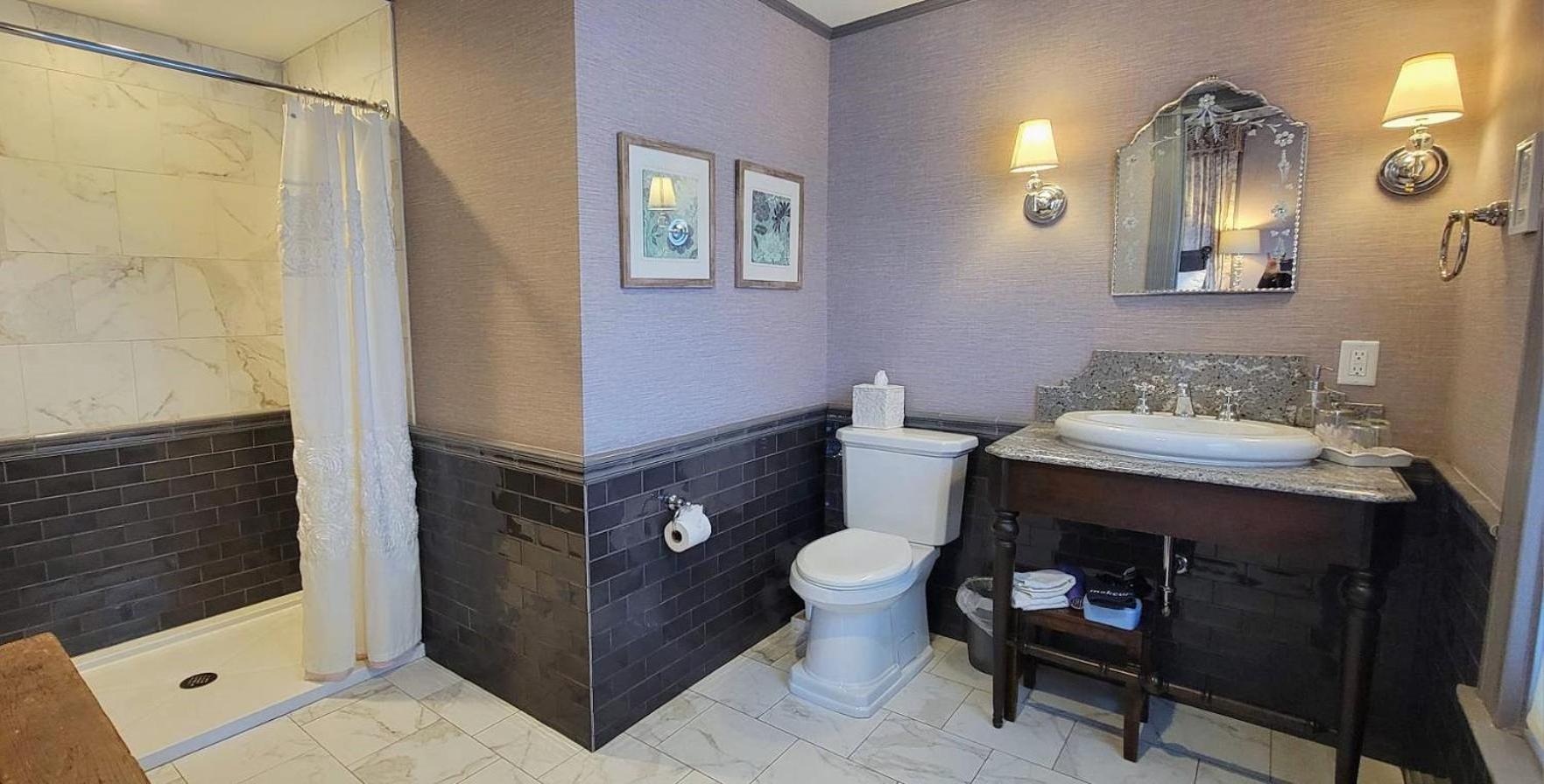 The New Victorian Mansion Bed & Breakfast