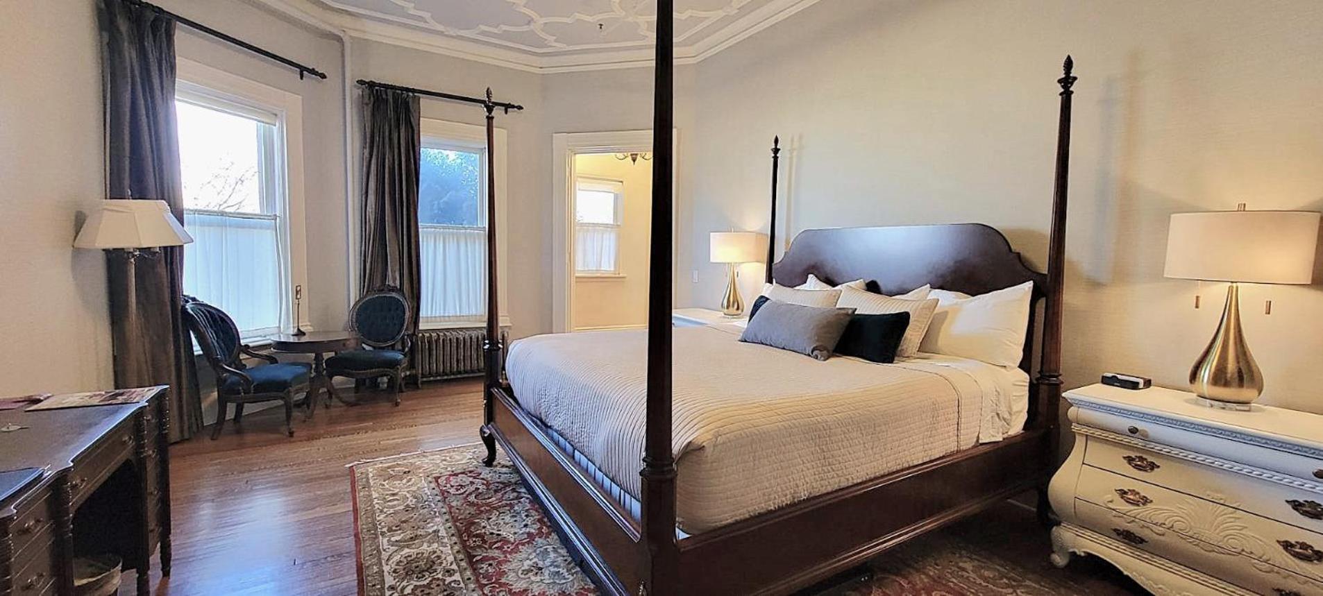 The New Victorian Mansion Bed & Breakfast
