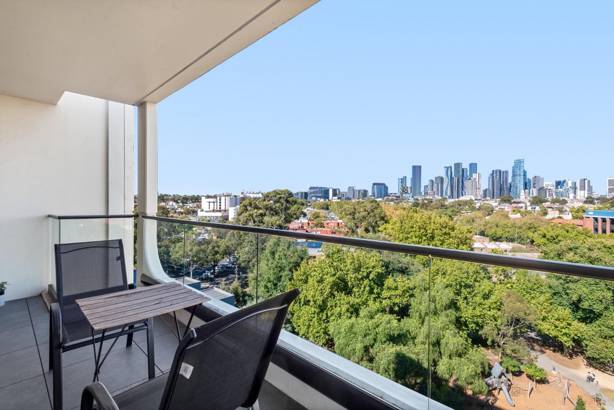 City Views & Inner-North Cool at Your Door