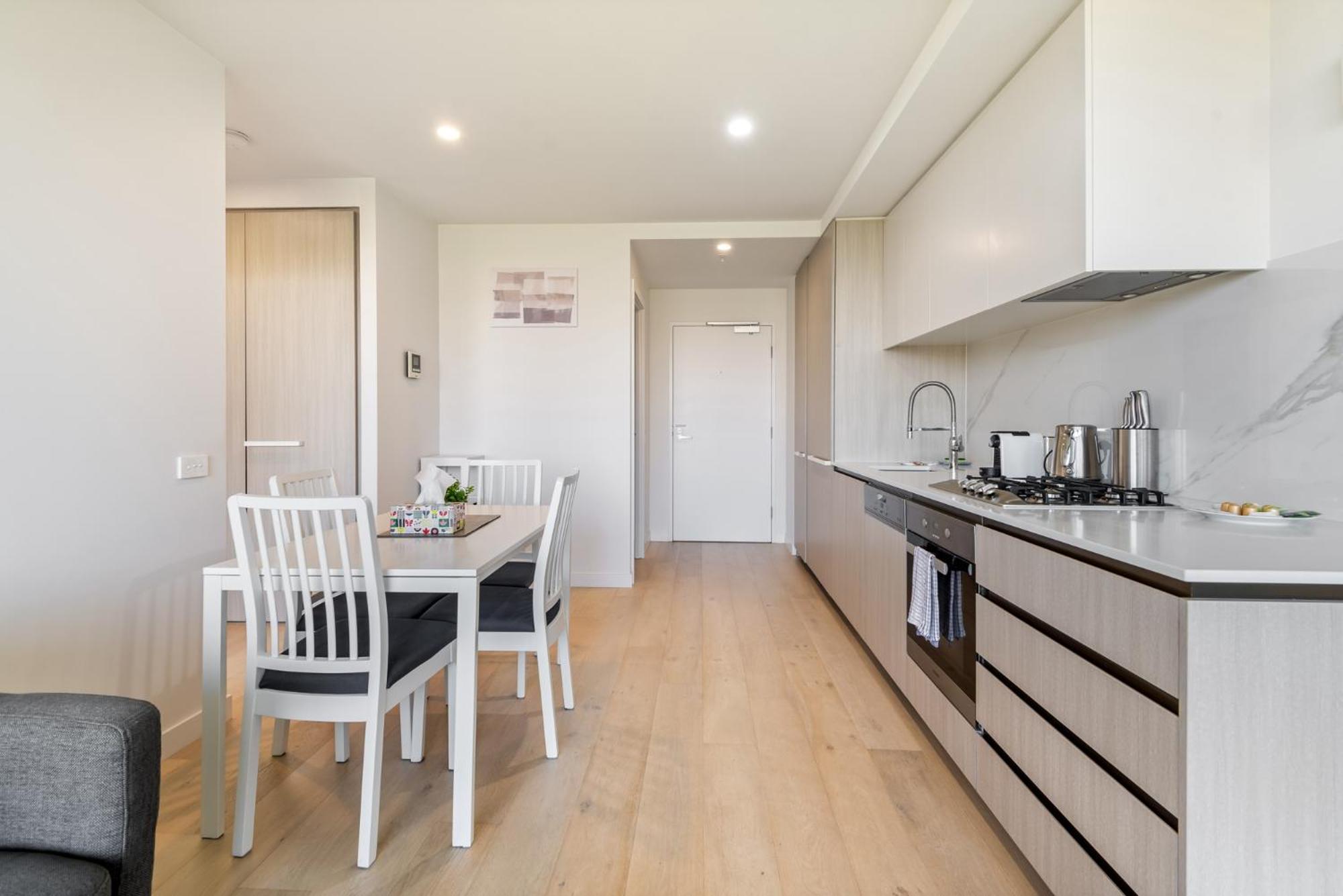 City Views & Inner-North Cool at Your Door