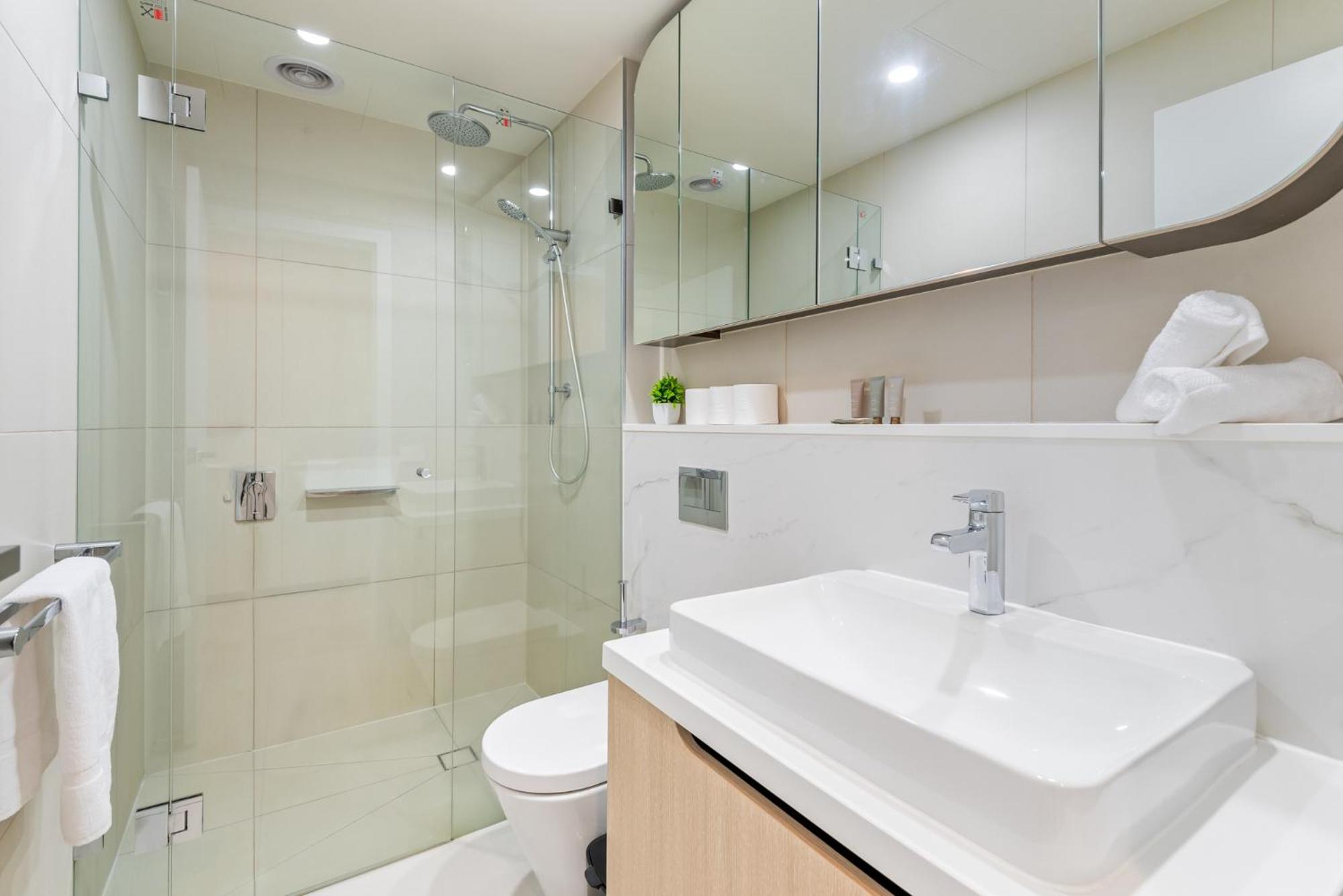 City Views & Inner-North Cool at Your Door