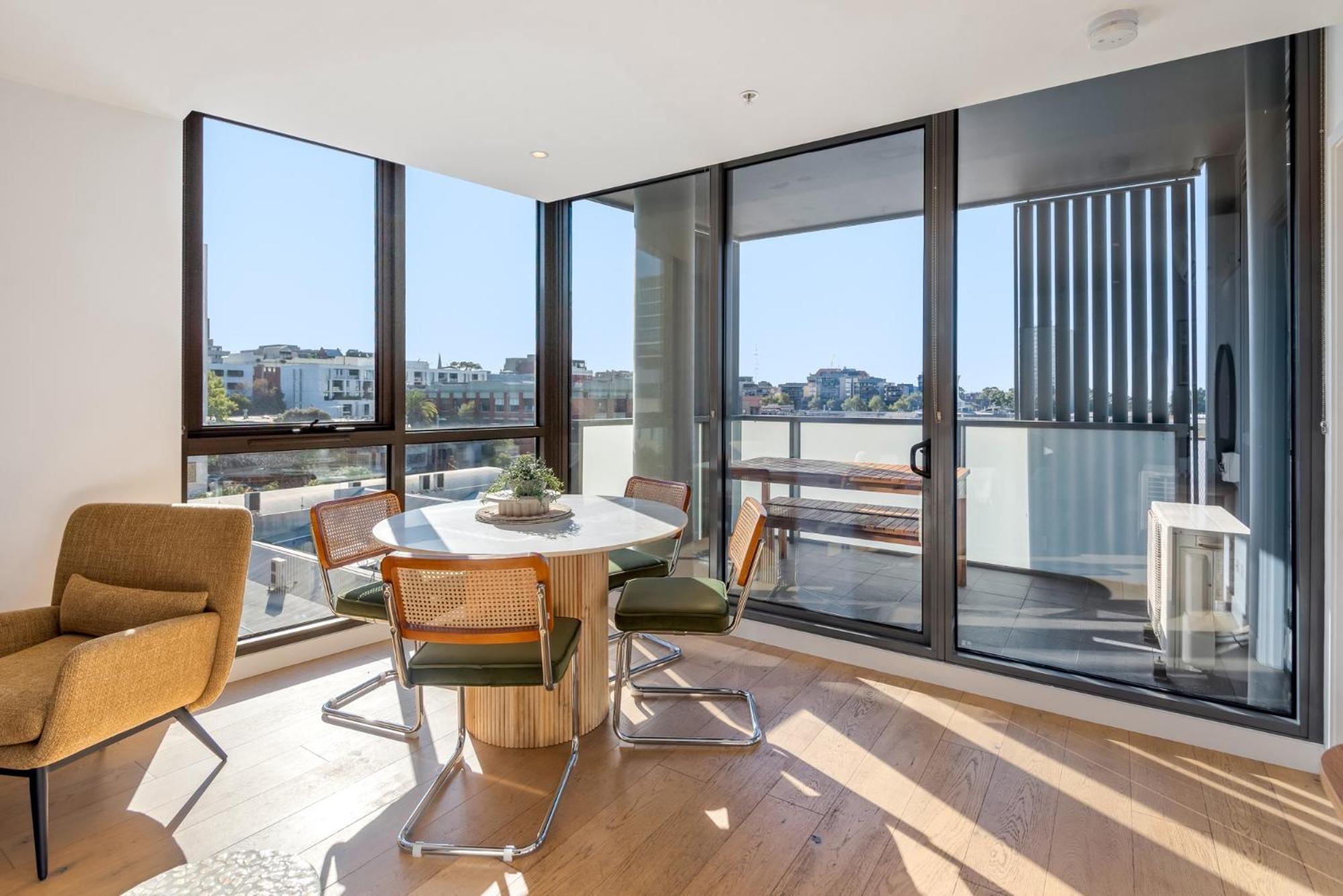 Collingwood Cool 2-Bed, Balcony, Gym, Rooftop