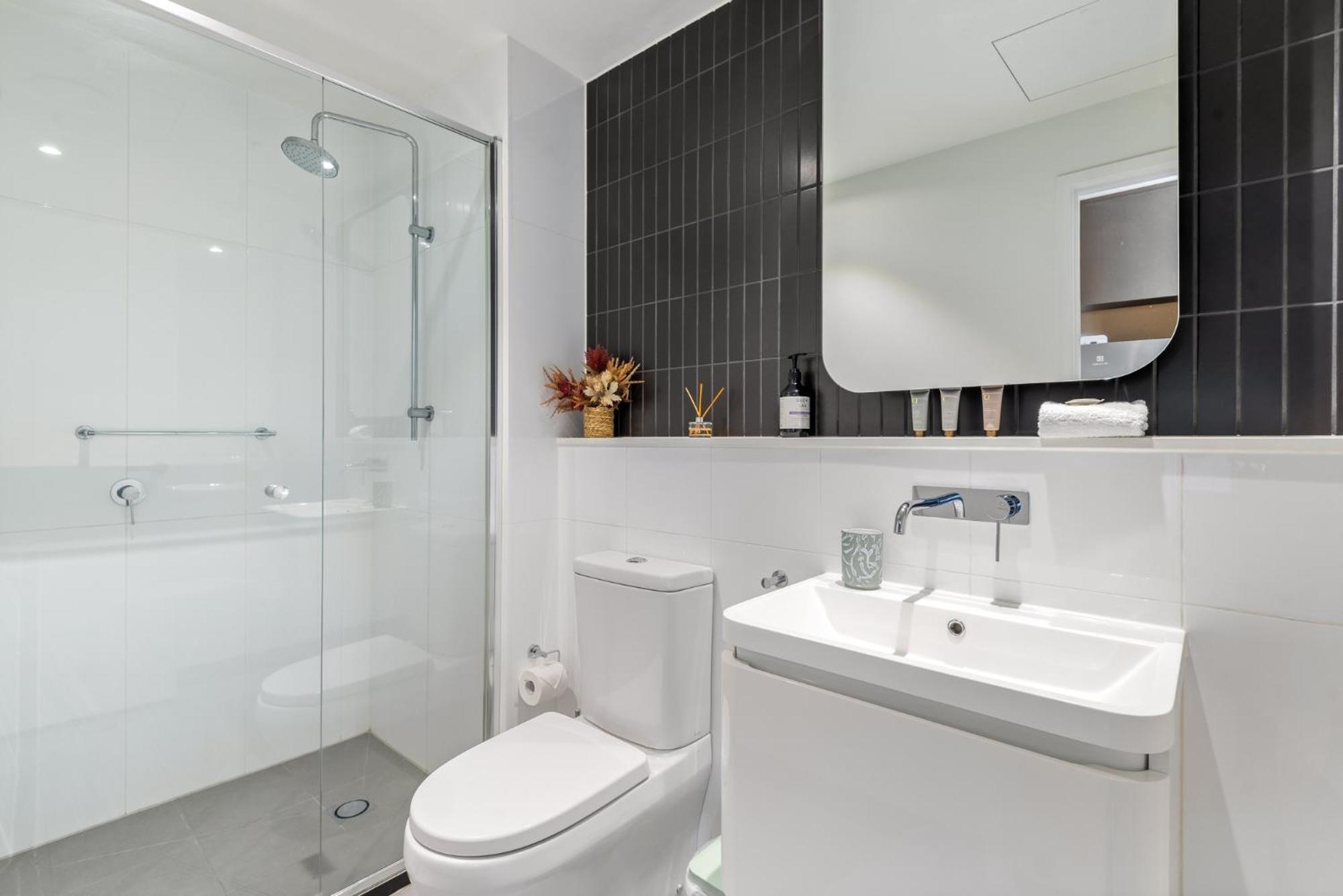 Collingwood Cool 2-Bed, Balcony, Gym, Rooftop