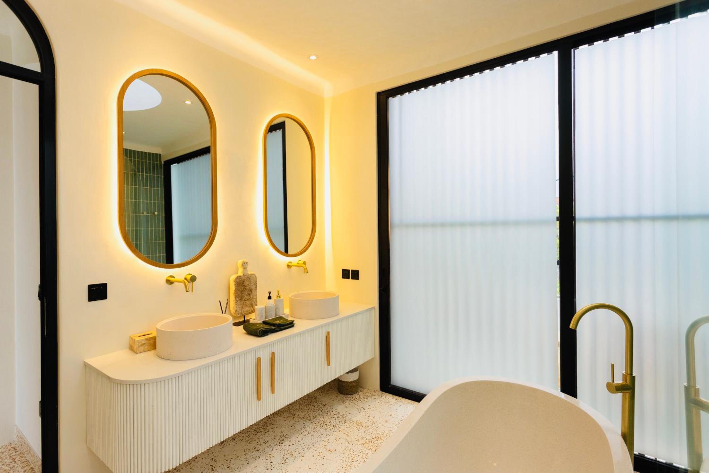 Villa Oria Canggu - Brand new 3BR mediterranean Villa with Ricefield sunset view