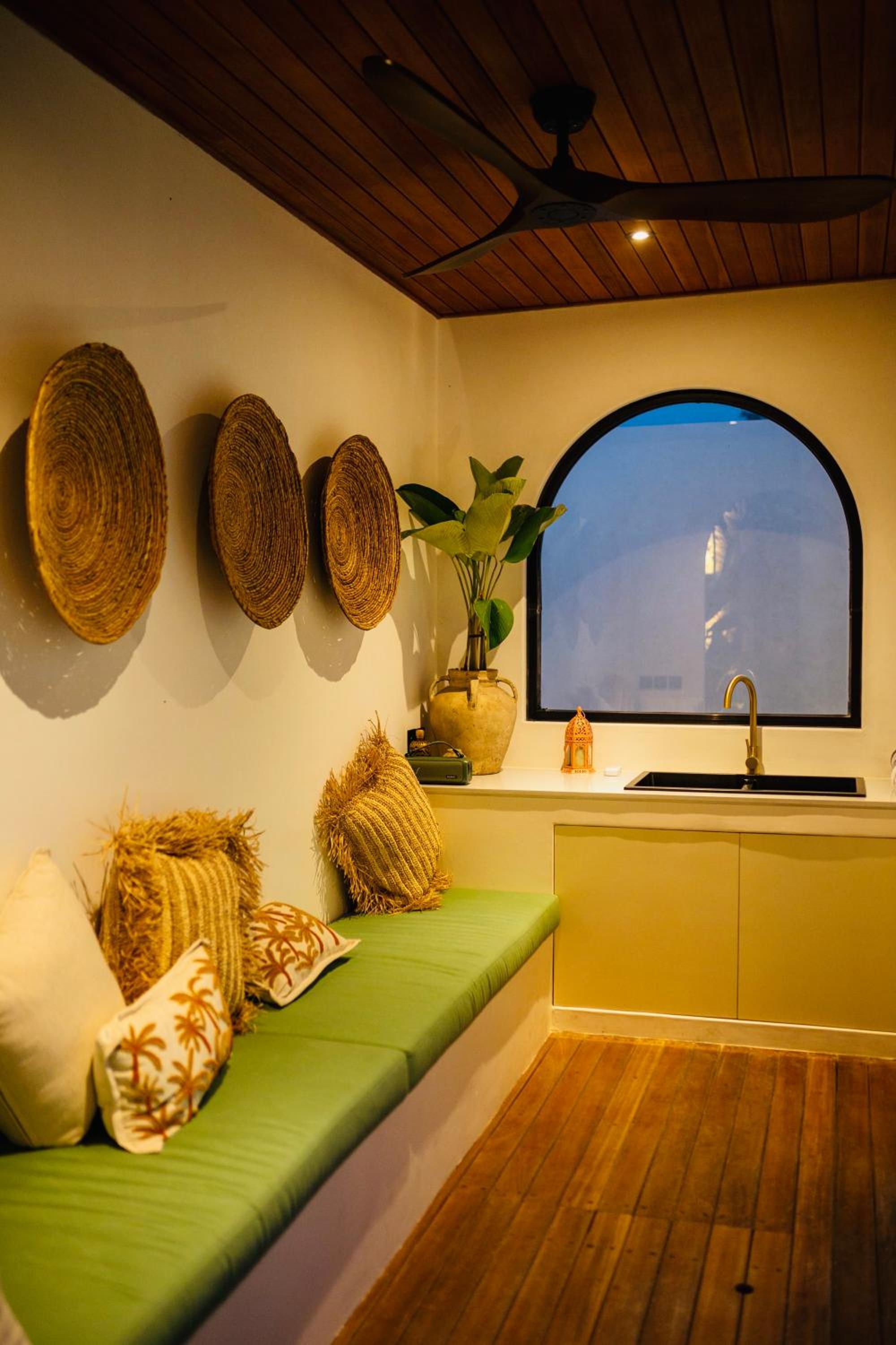 Villa Oria Canggu - Brand new 3BR mediterranean Villa with Ricefield sunset view