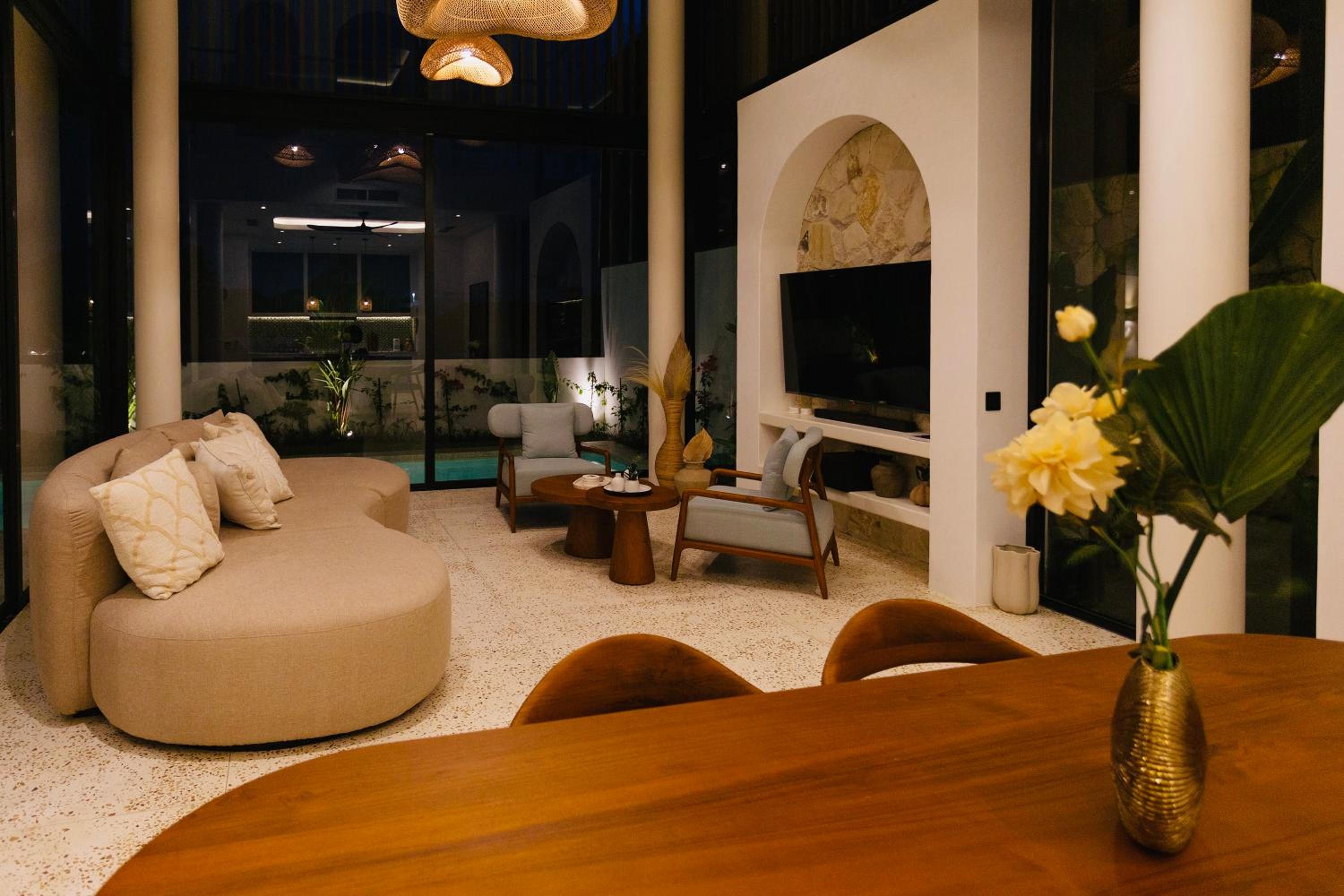 Villa Oria Canggu - Brand new 3BR mediterranean Villa with Ricefield sunset view