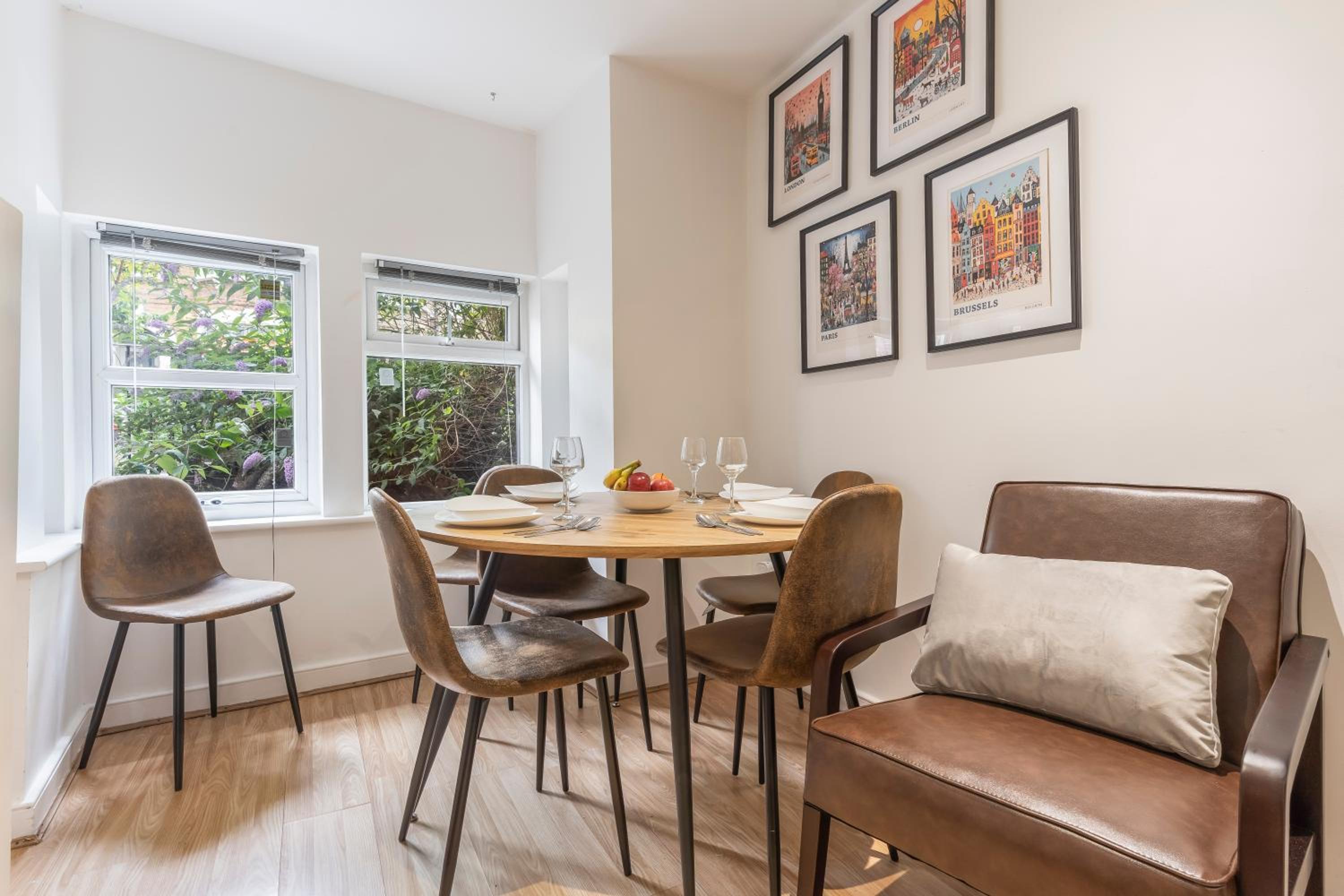 Stylish 2 Bed Flat North London