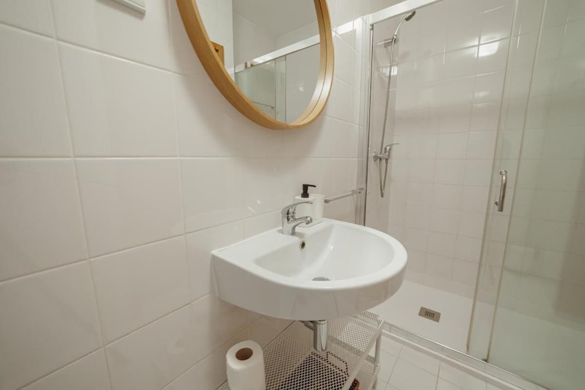 Stylish Flat by Hosty