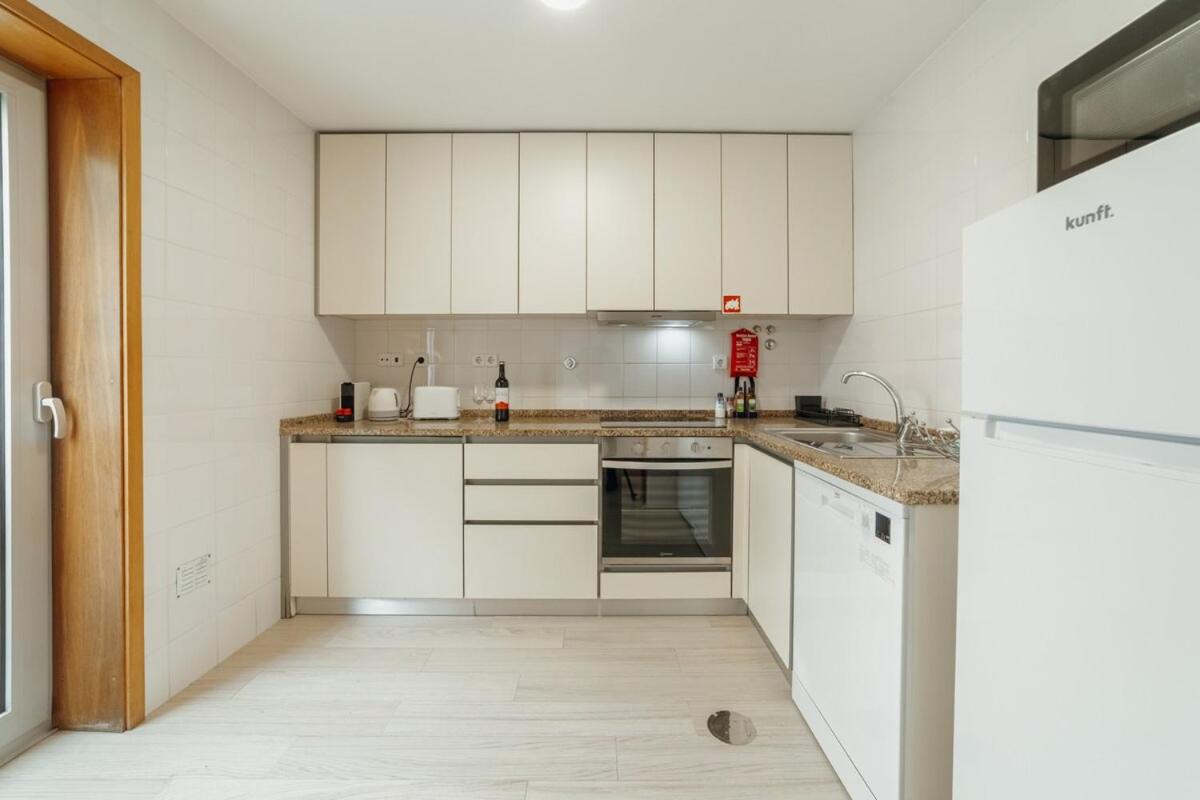 Stylish Flat by Hosty