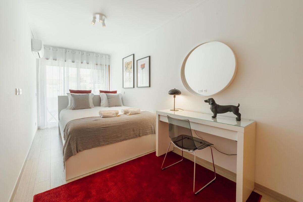Stylish Flat by Hosty