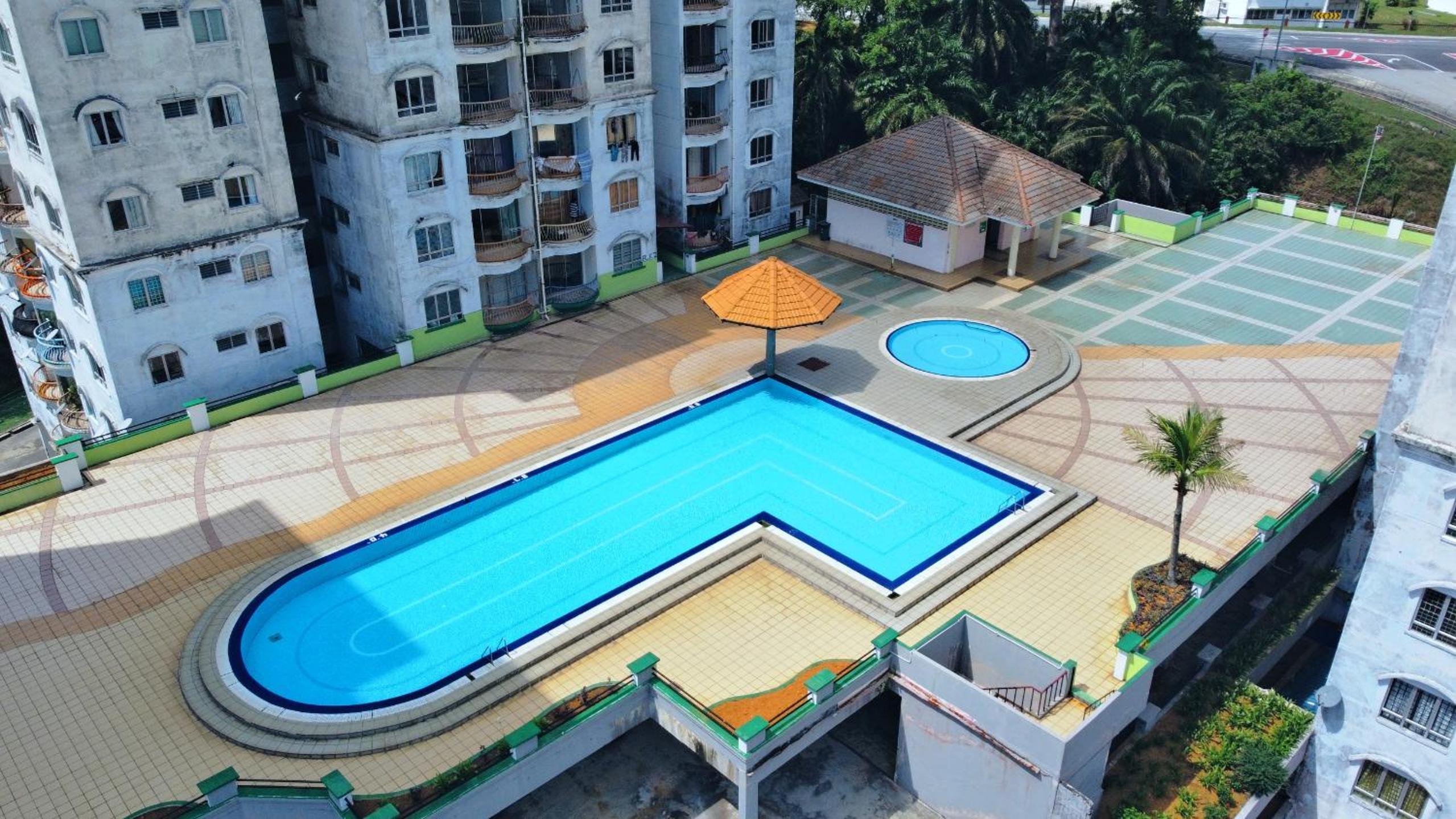 Beachfront 2-5pax, Free parking , swimming pool