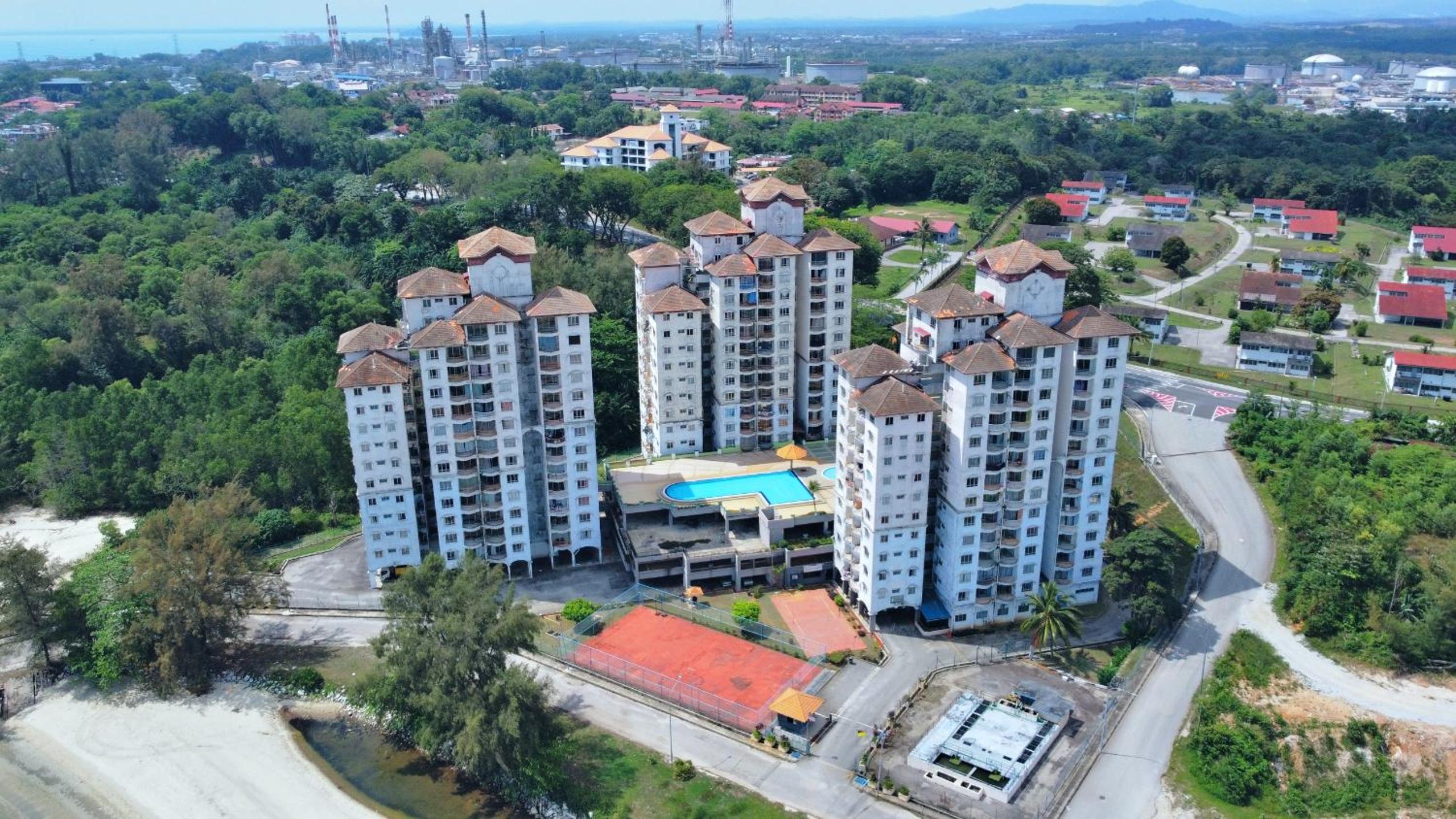 Beachfront 2-5pax, Free parking , swimming pool