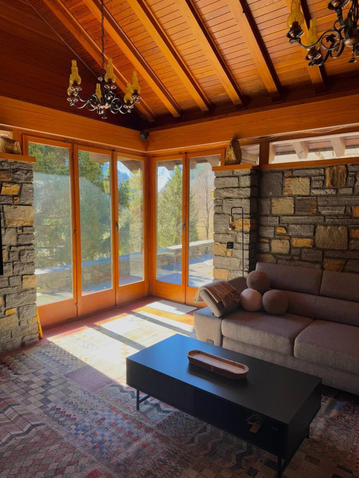 Private 3-story villa in Val calanca, Rossa