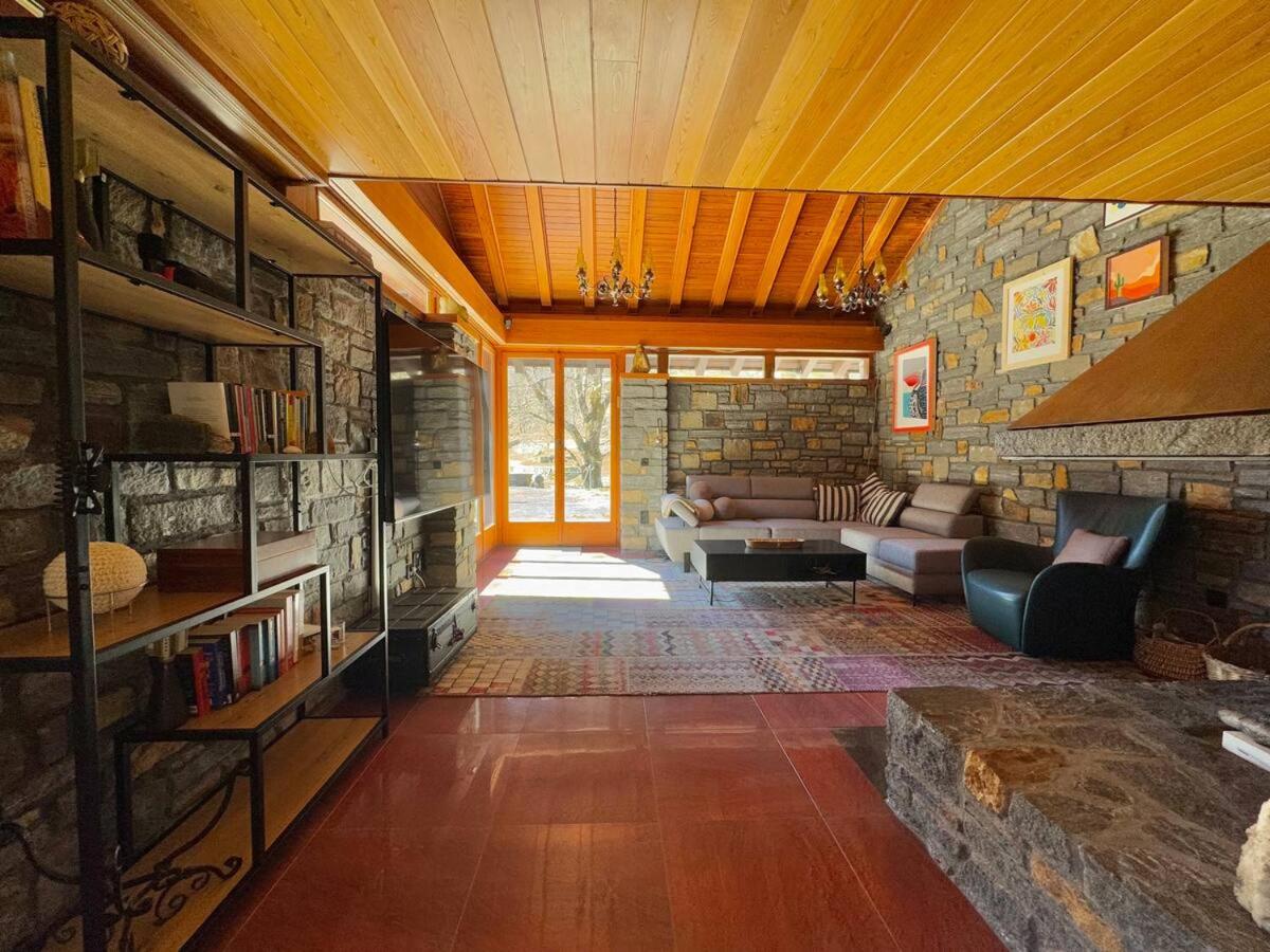 Private 3-story villa in Val calanca, Rossa