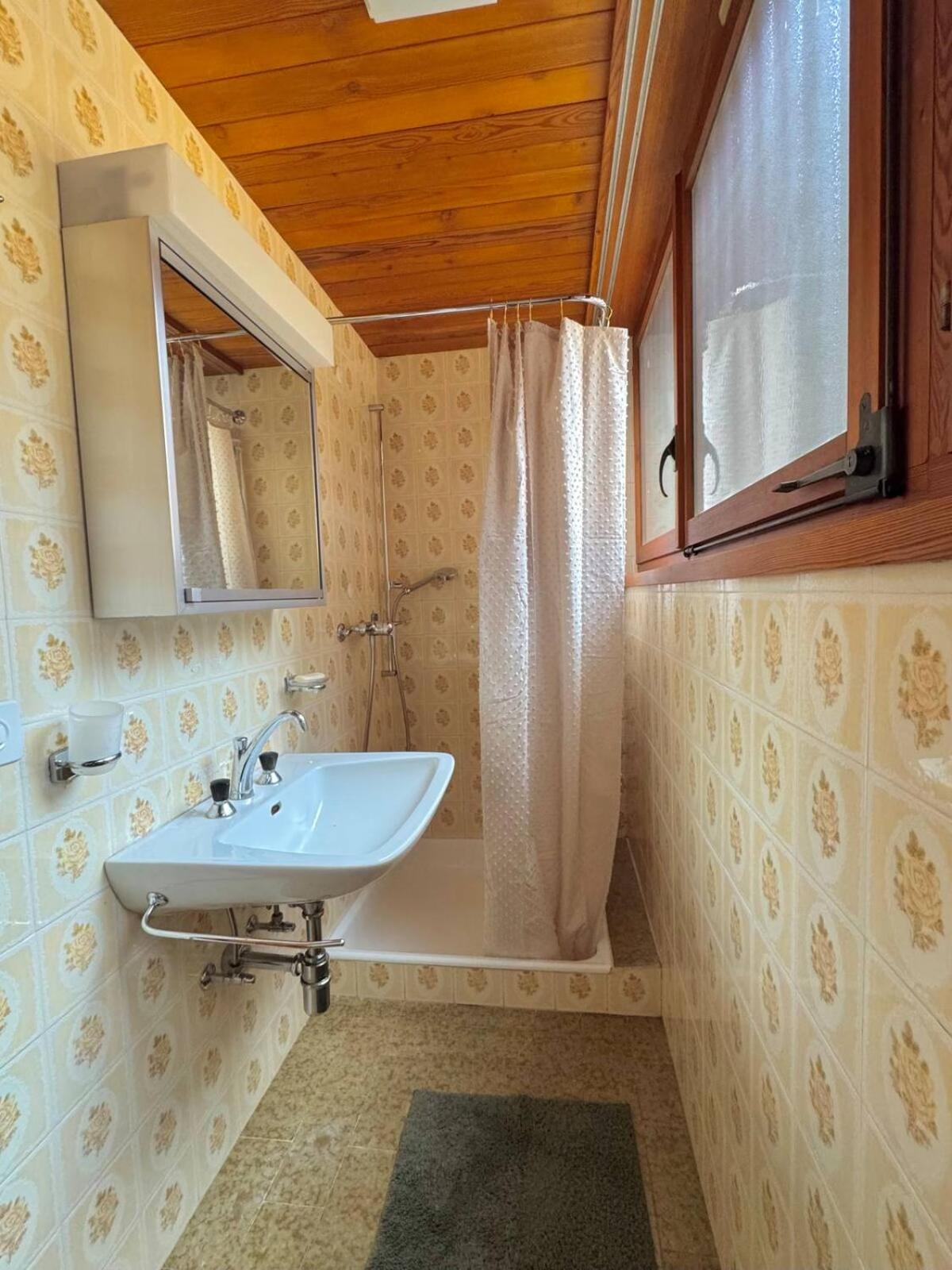 Private 3-story villa in Val calanca, Rossa