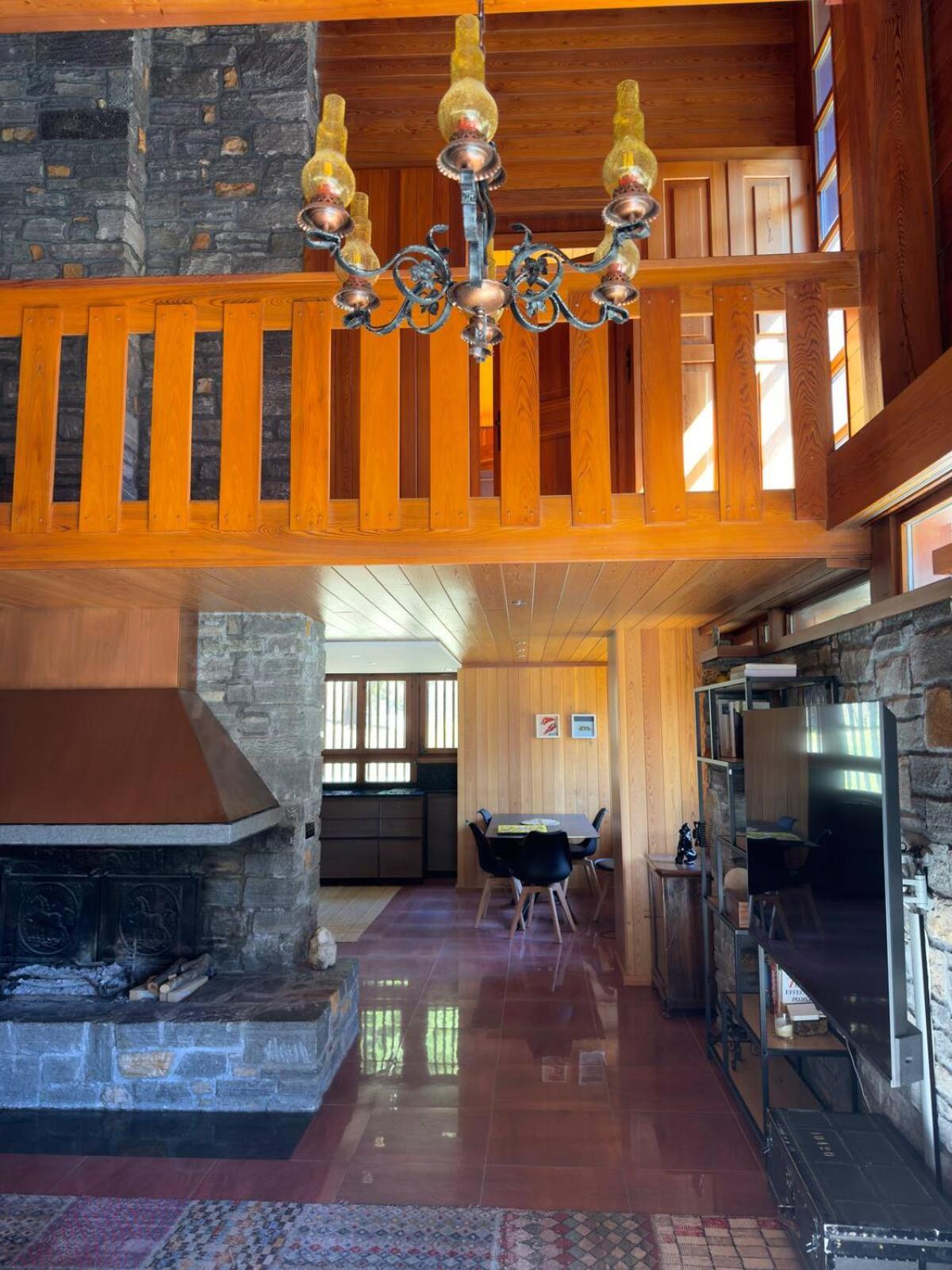Private 3-story villa in Val calanca, Rossa
