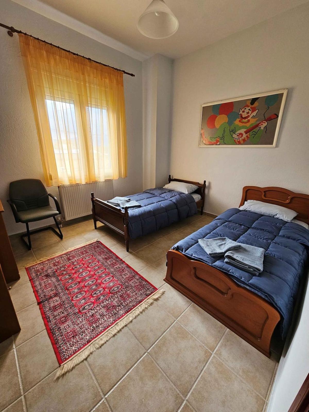 Paikos Townhouse, Hot Springs