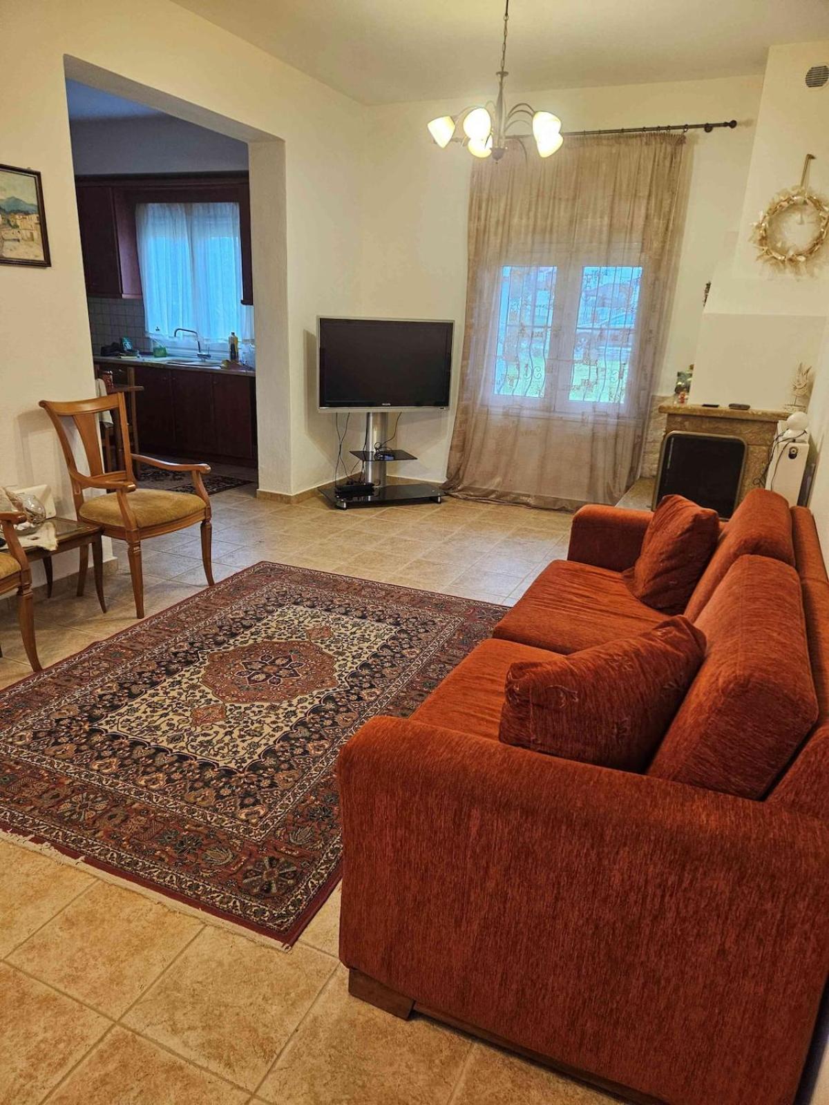 Paikos Townhouse, Hot Springs