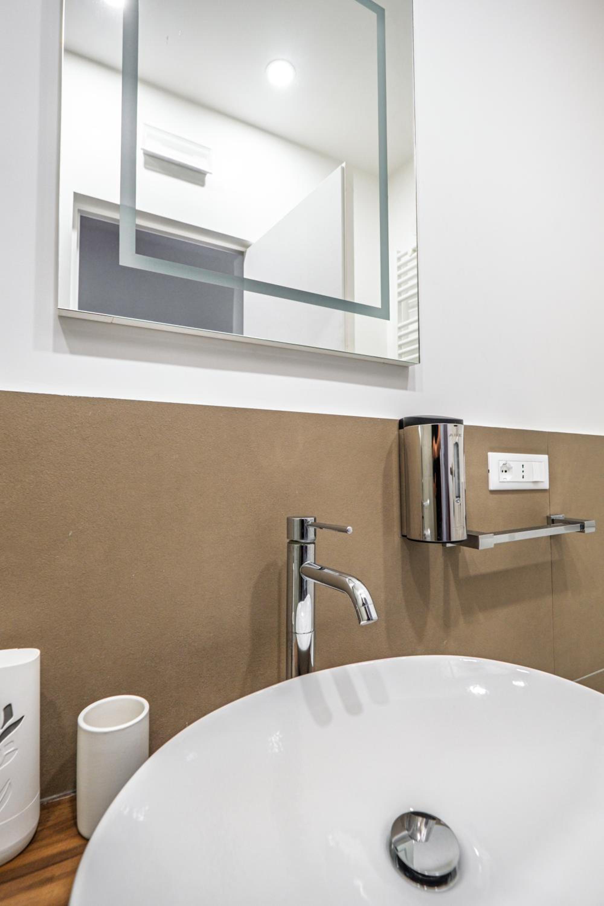 Stylish 1BR, 2BATH Apartment Castel Sant'Angelo 6A