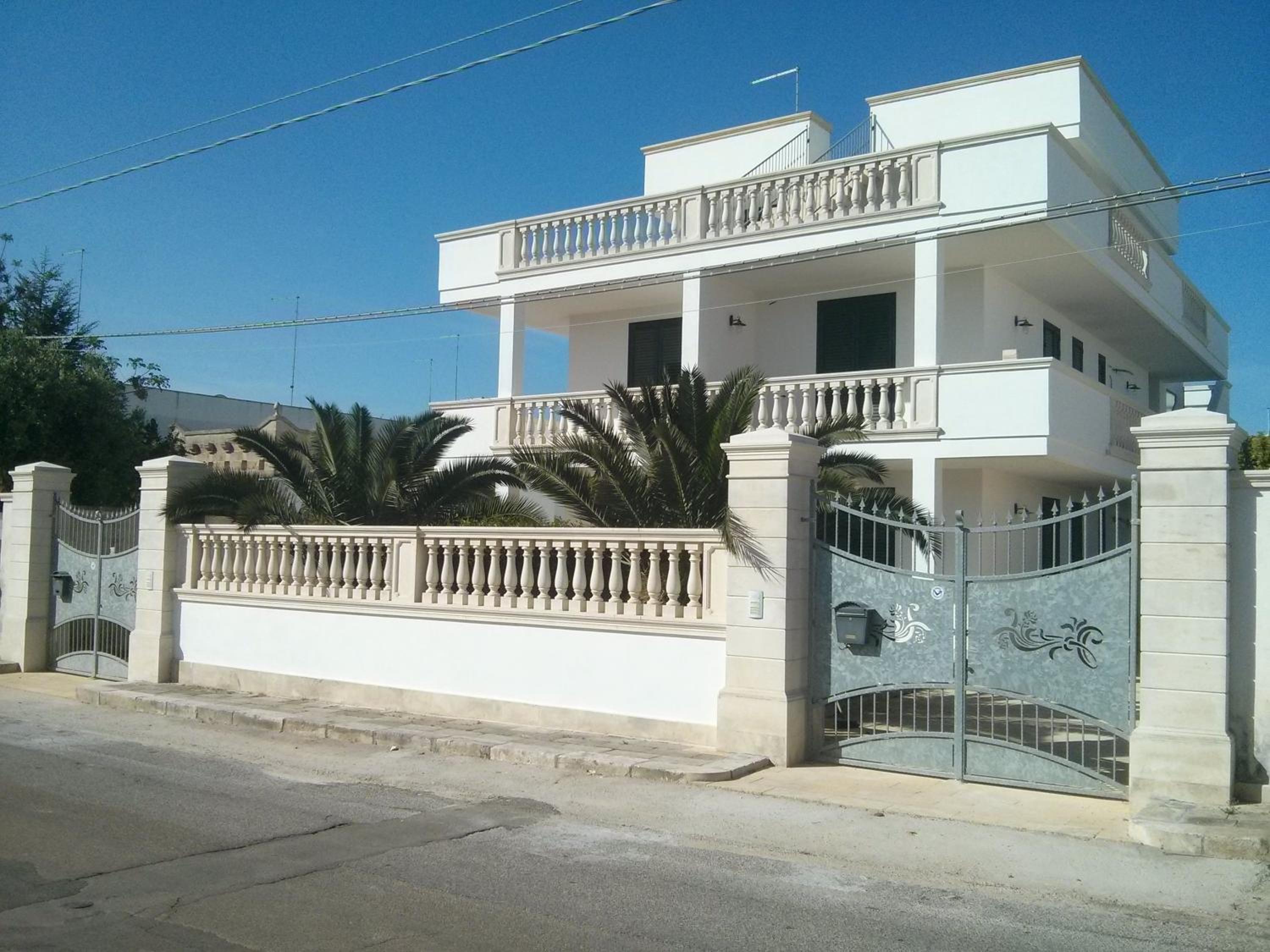 Dimora Liccisa en Torre Lapillo — building