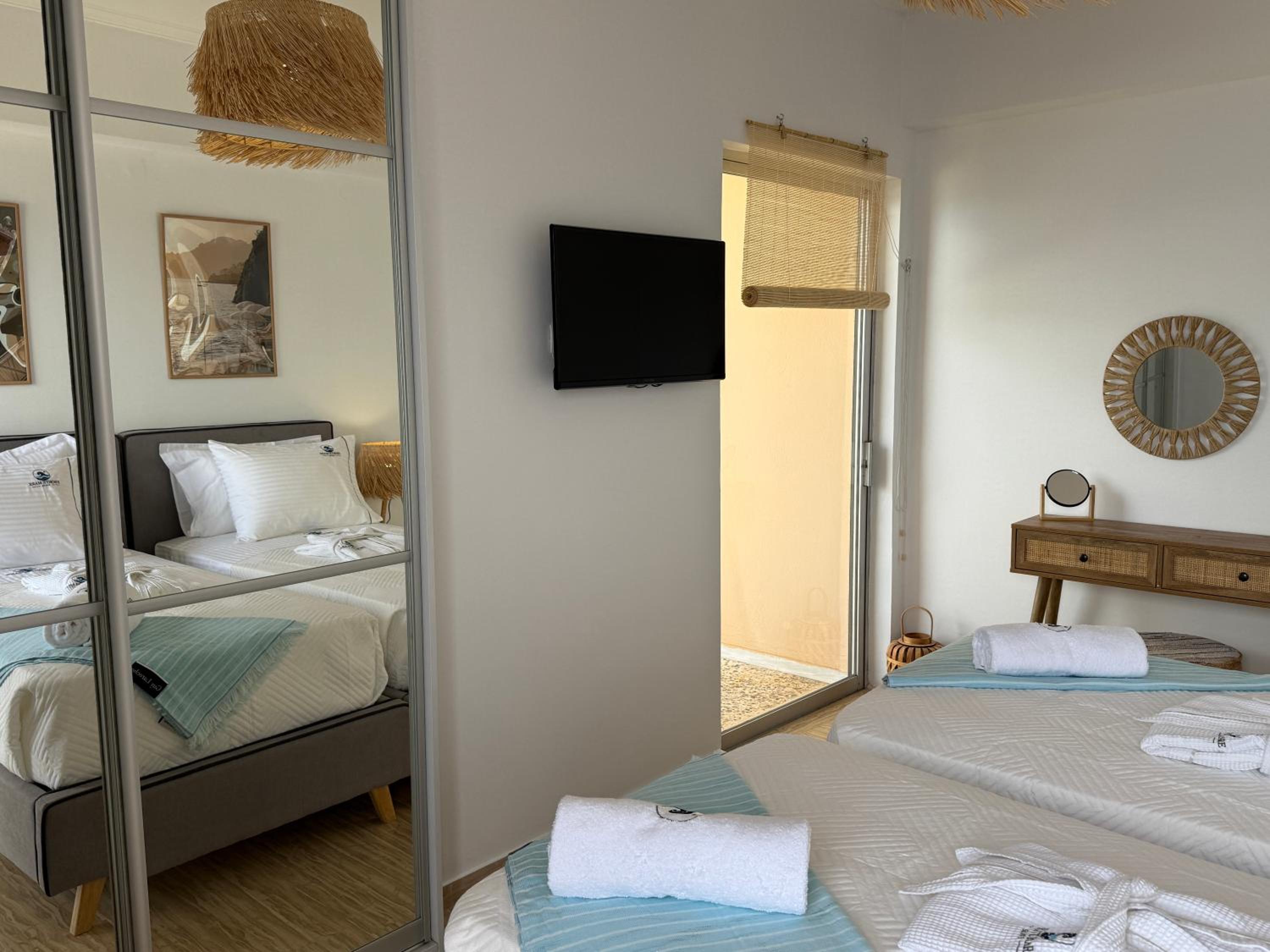 Fronte Mare Suite - Sea Front Luxury Suite With Private Beach Patio