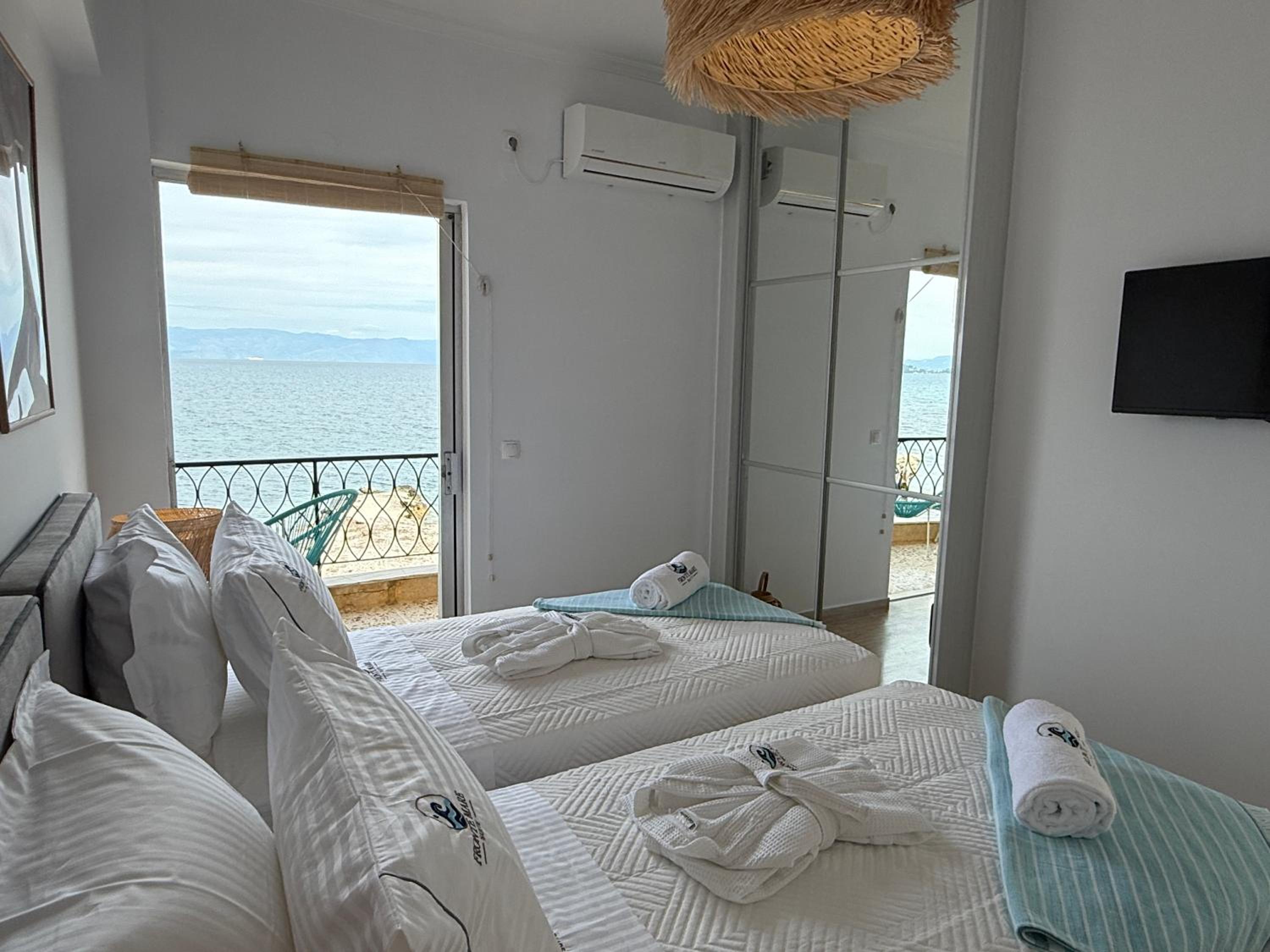 Fronte Mare Suite - Sea Front Luxury Suite With Private Beach Patio