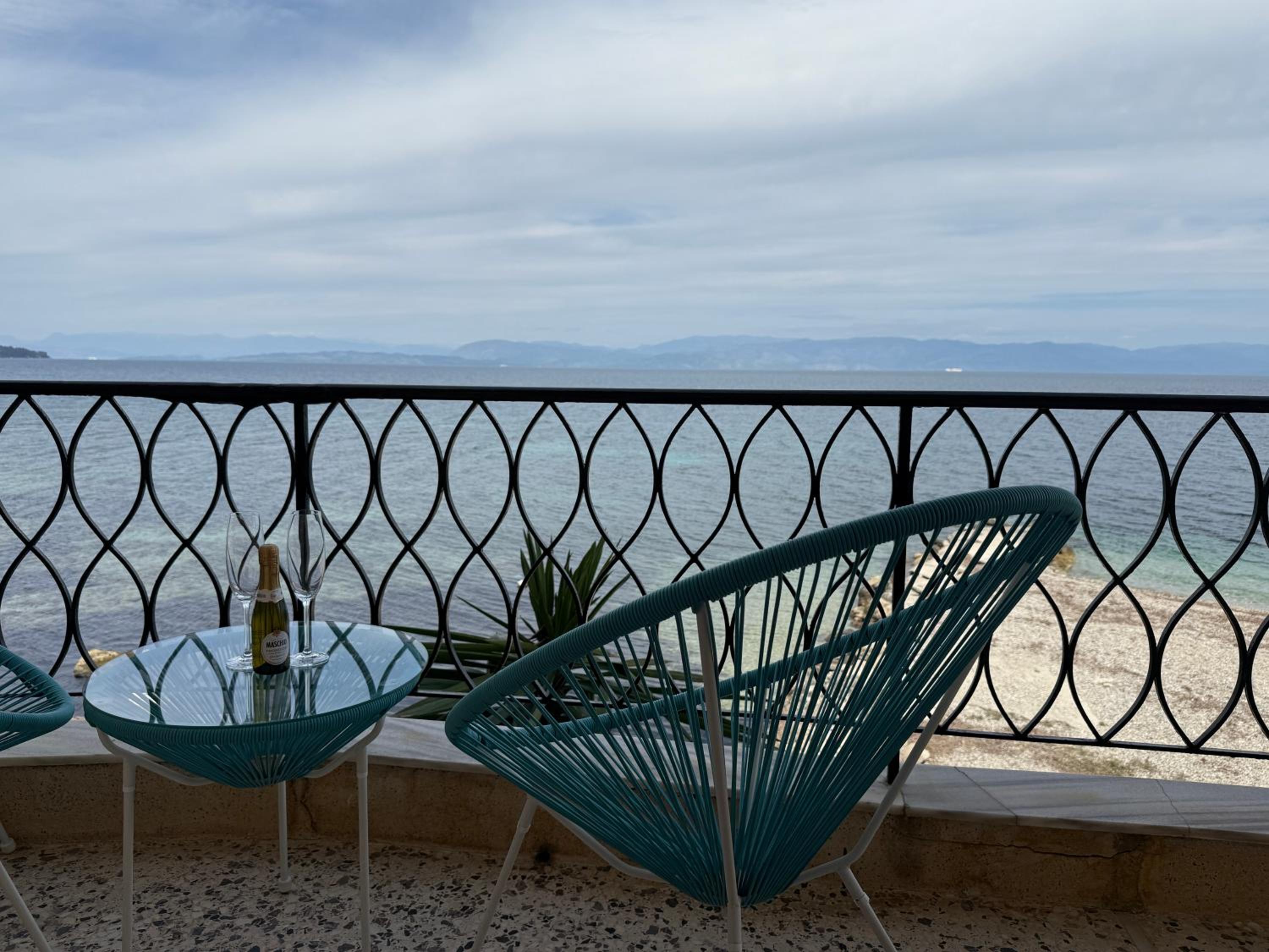 Fronte Mare Suite - Sea Front Luxury Suite With Private Beach Patio