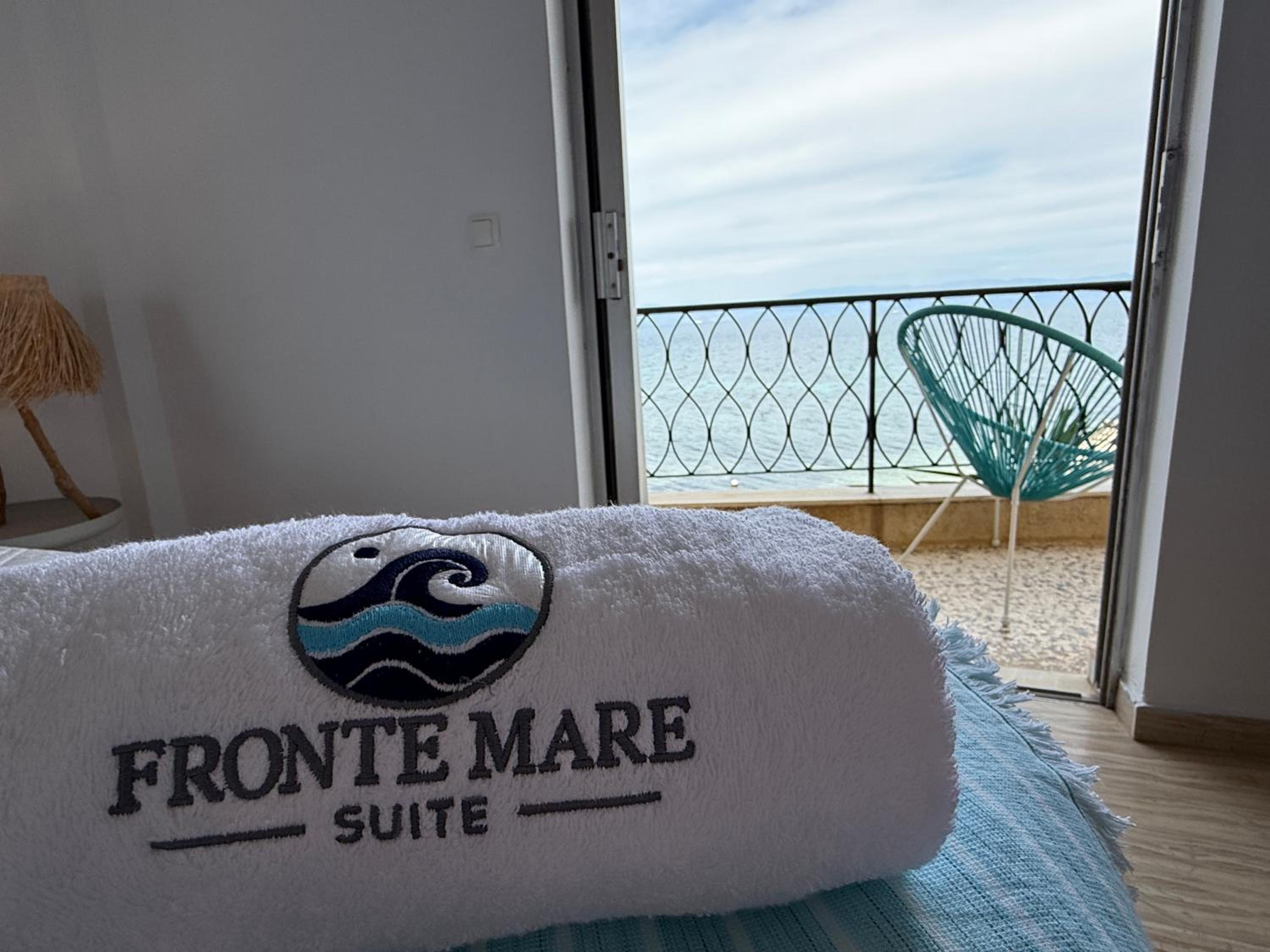 Fronte Mare Suite - Sea Front Luxury Suite With Private Beach Patio