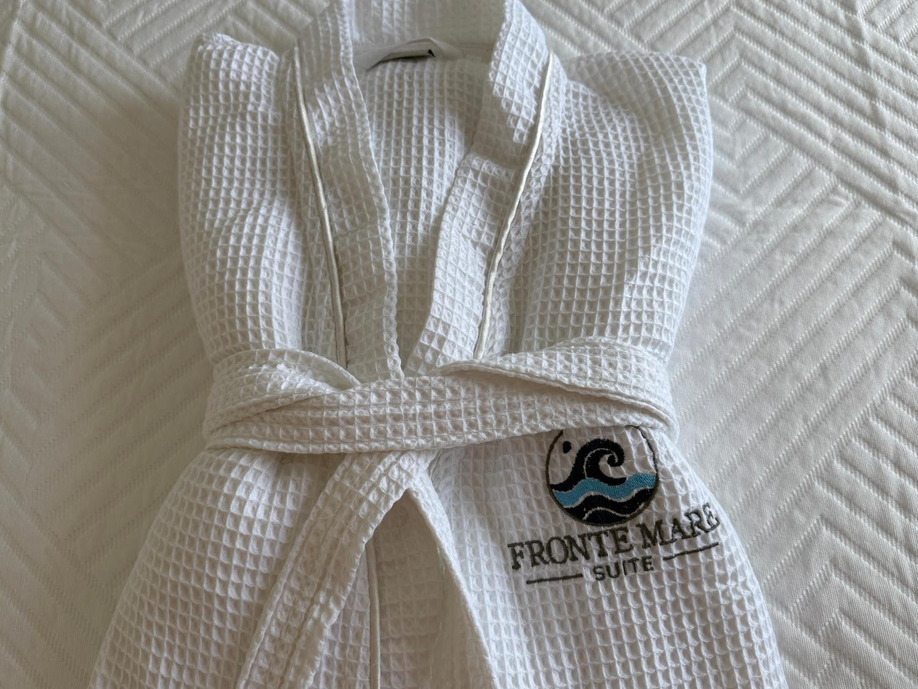Fronte Mare Suite - Sea Front Luxury Suite With Private Beach Patio