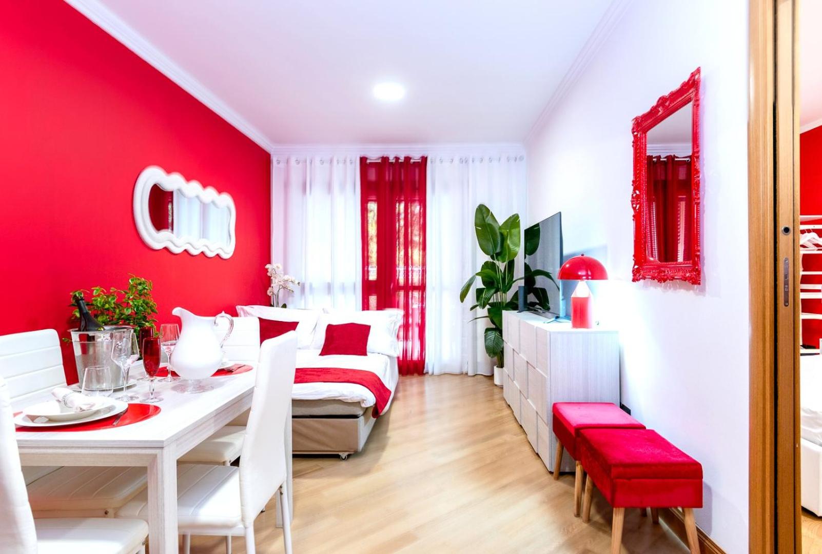 Red Chic Roma
