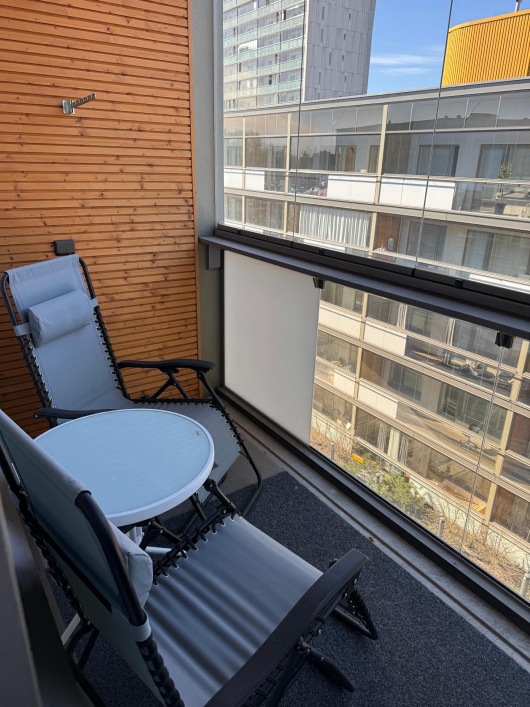 Neat studio apartment near the metro in Espoo