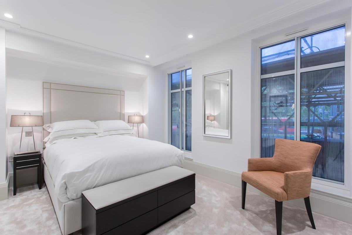 Luxury 2 bedroom flat Park Lane PL12B