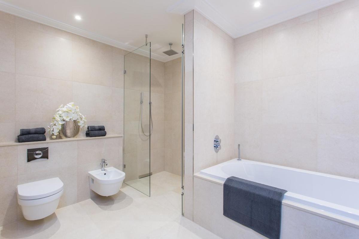 Luxury 2 bedroom flat Park Lane PL12B