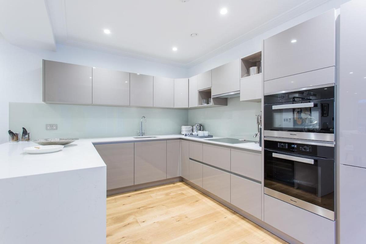 Luxury 2 bedroom flat Park Lane PL12B